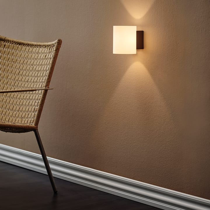 이보크 벽 조명 스몰, anthracite grey-white glass Herstal | 허��스탈