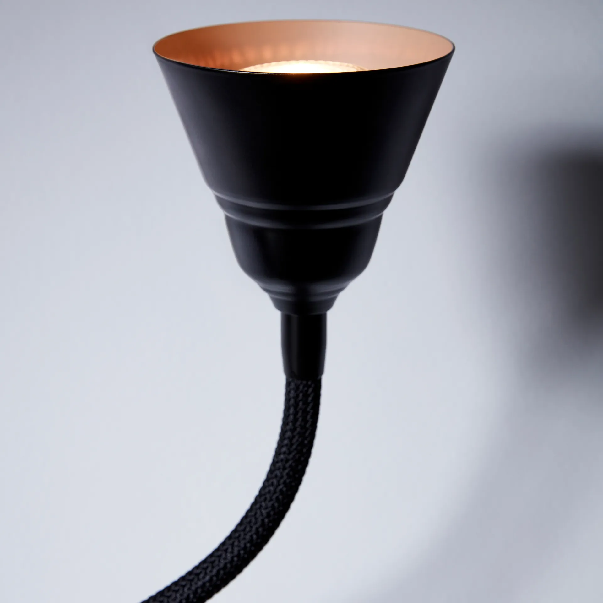 릴리프 벽 조명, Matte black Herstal | 허스탈