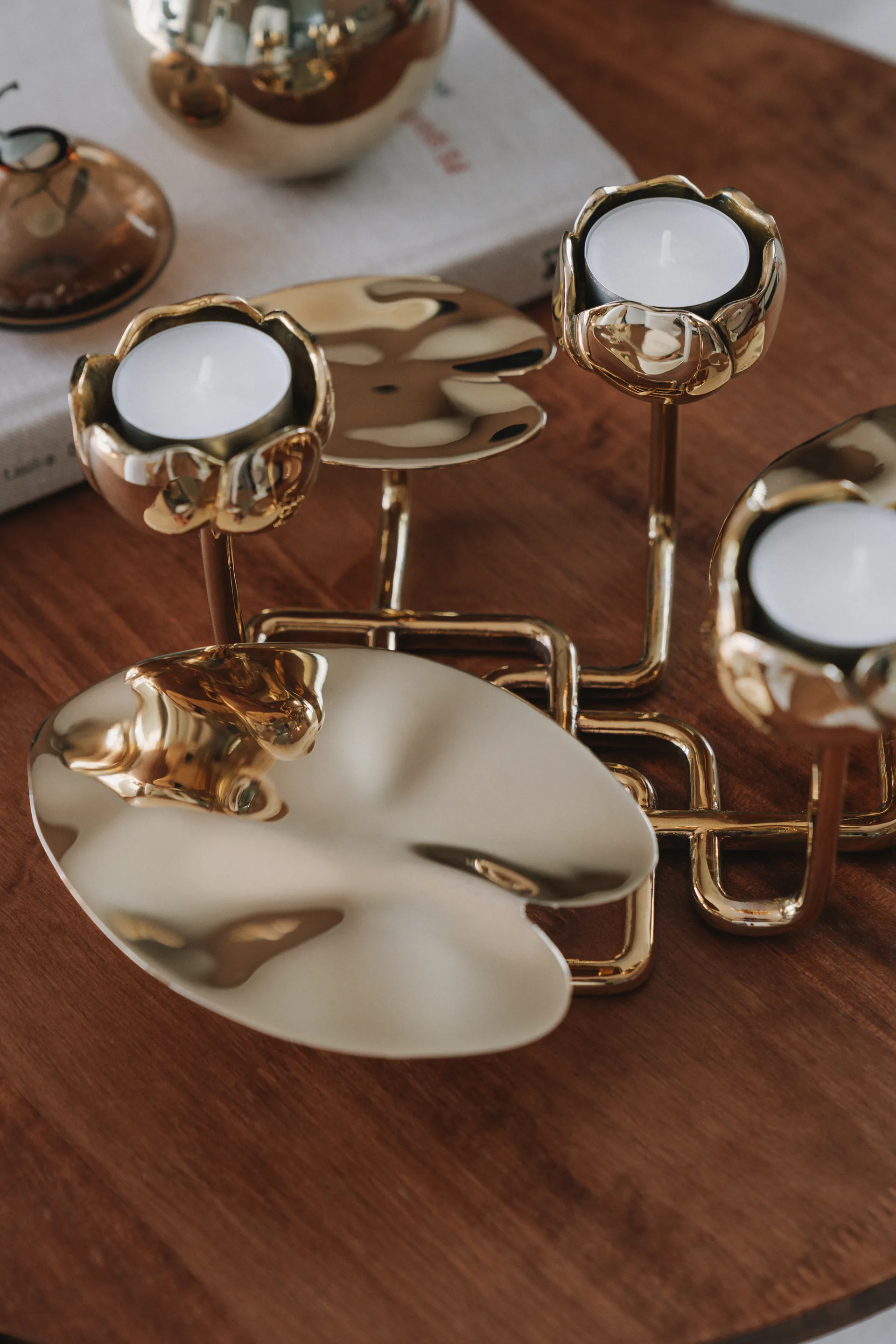 닌페아 그란데 캔들스틱, Brass Hilke Collection | 힐케 콜렉션