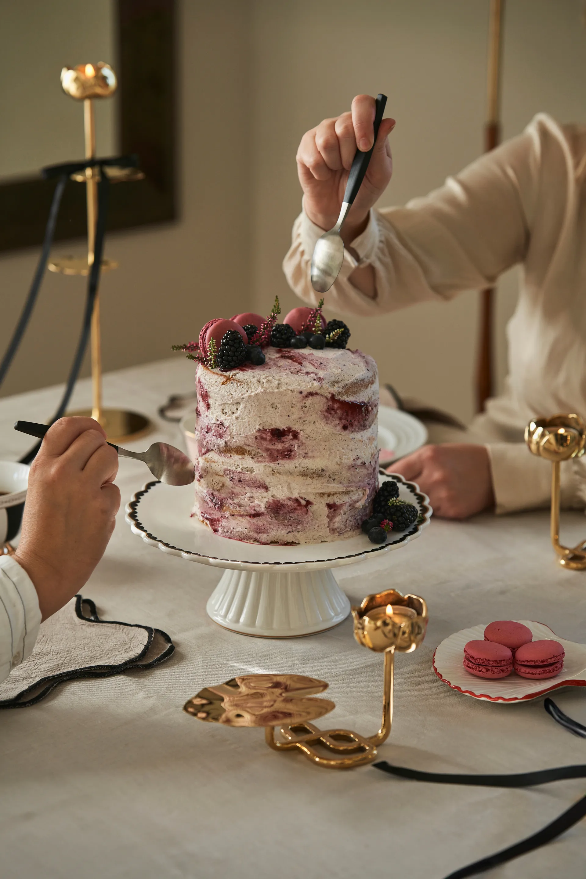 Lignano Sabbiadoro 케이크 스탠드 Ø26 cm, Black glossy Hilke Collection | 힐케 콜렉션