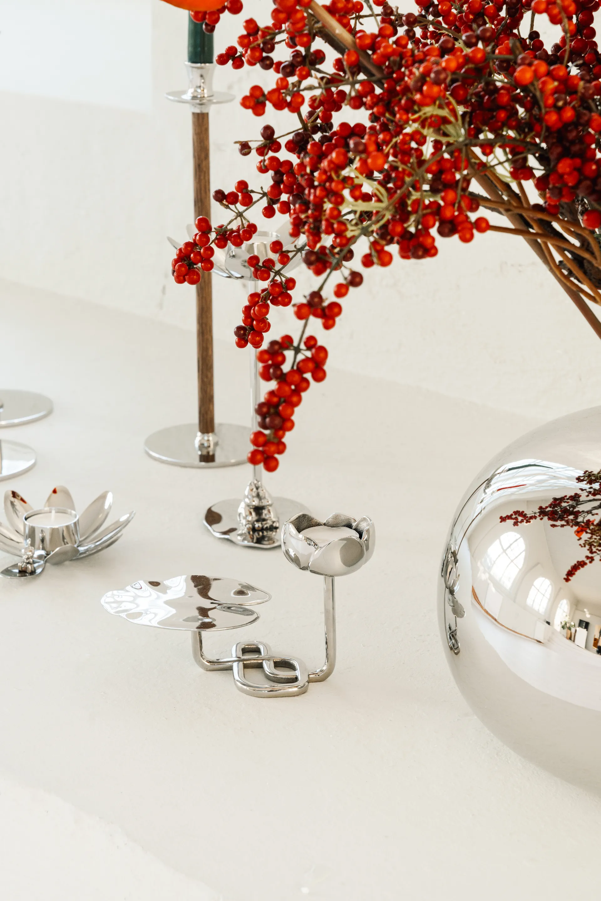 닌페아 No.1 캔들스틱, Nickel-plated brass Hilke Collection | 힐케 콜렉션