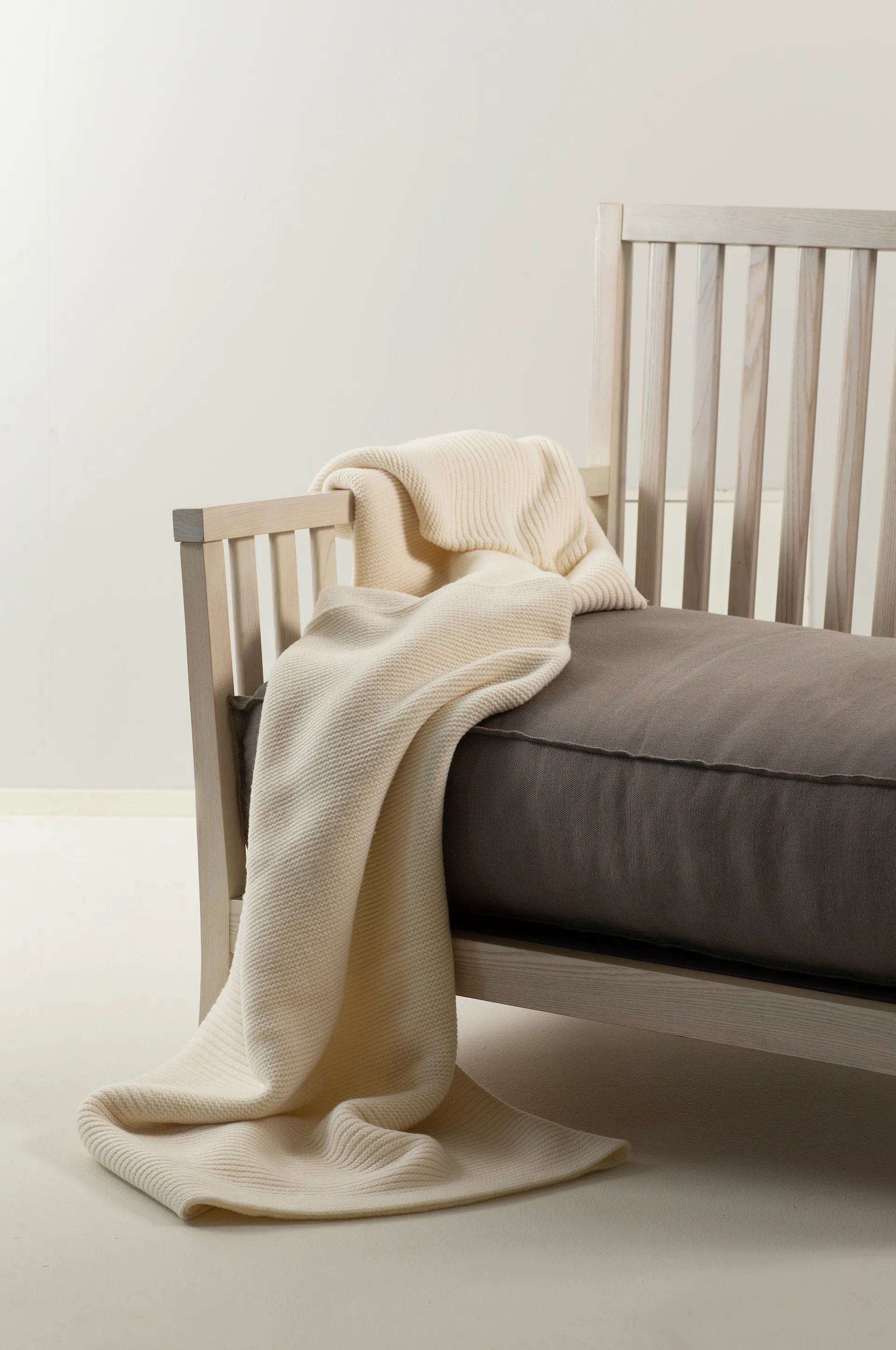 에이버리 필트 130x170 cm, Off white Himla | 힘라