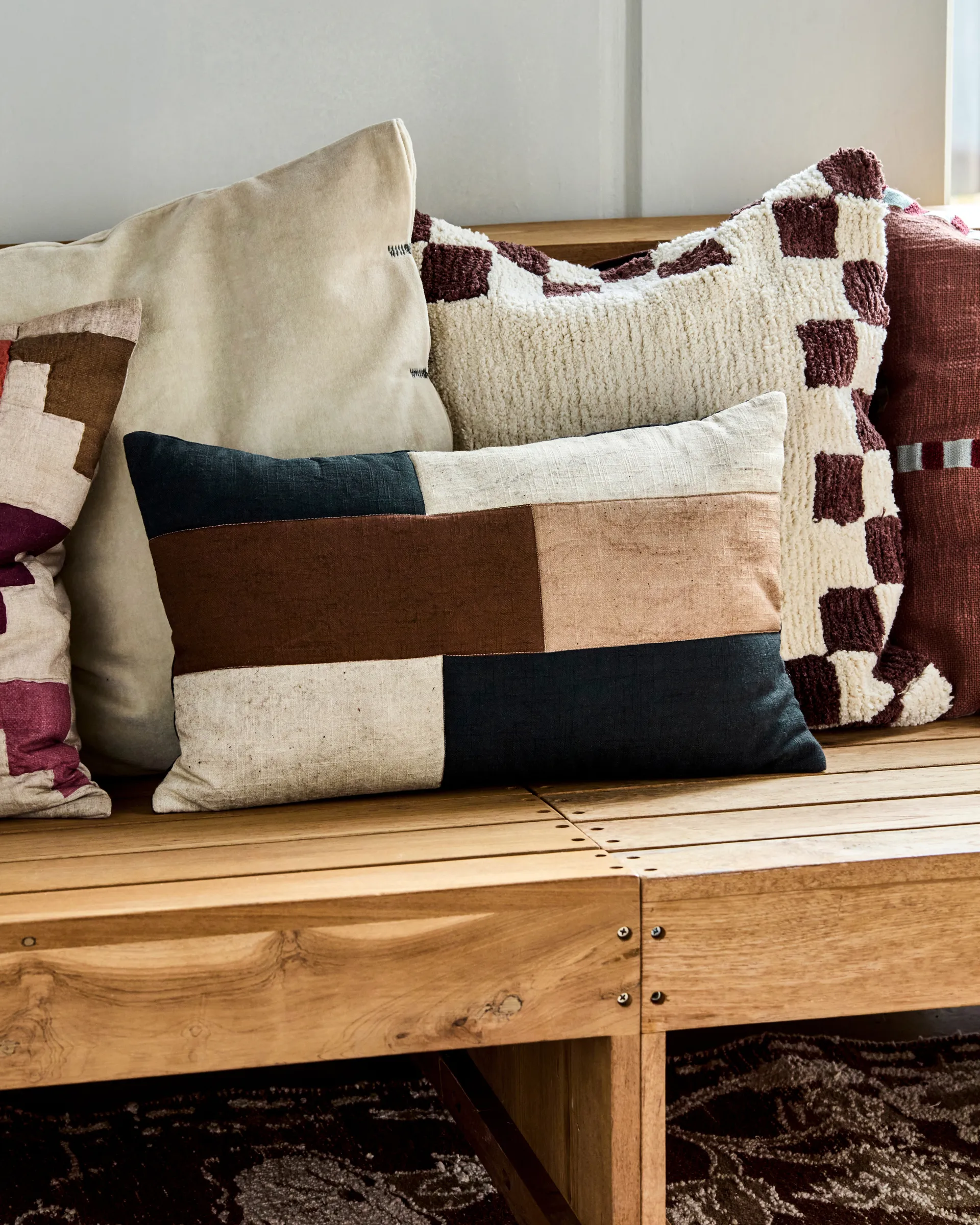 패치 쿠션 커버 30x50 cm, Black-sand-brown House Doctor | 하우스닥터