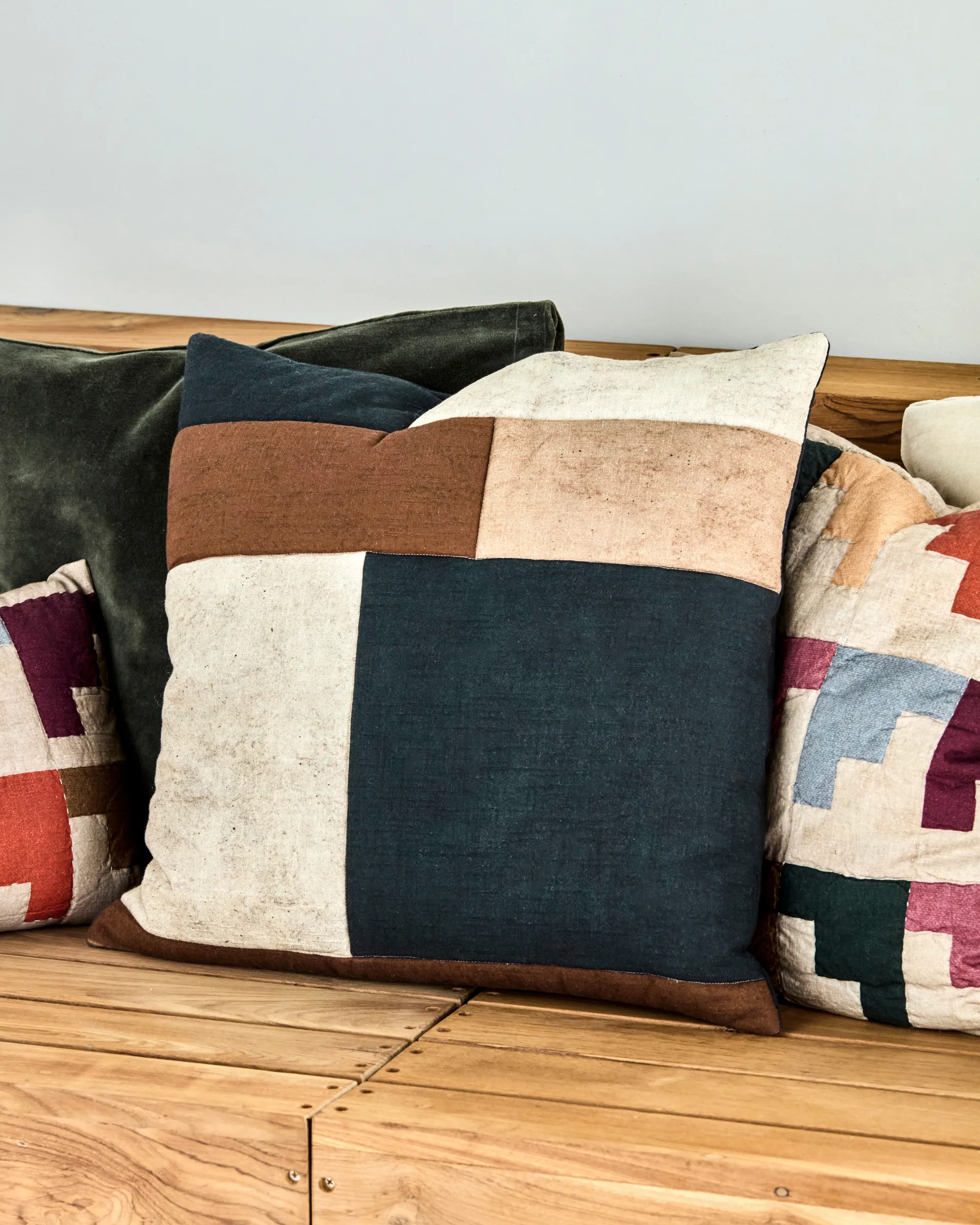 패치 쿠션 커버 50x50 cm, Black-sand-brown House Doctor | 하우스닥터