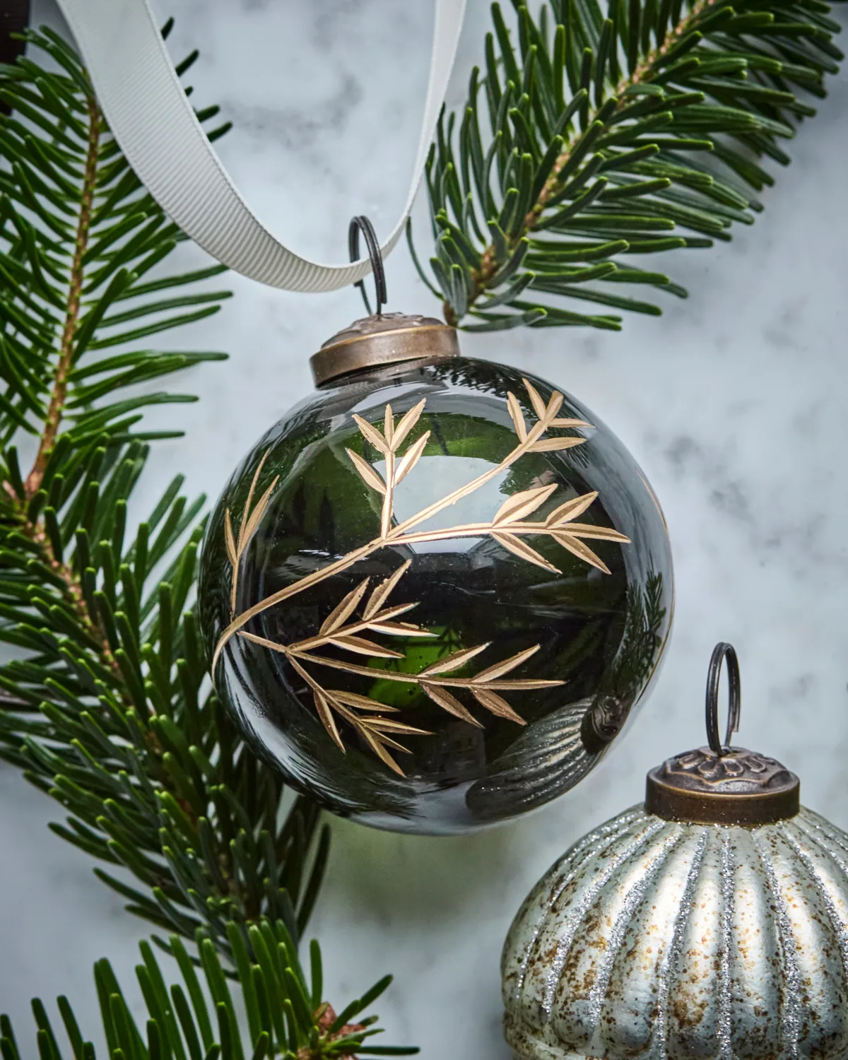 리프 크리스마스 트리 오너먼트 Ø7.5 cm 4개 세트, Green-gold House Doctor | 하우스닥터