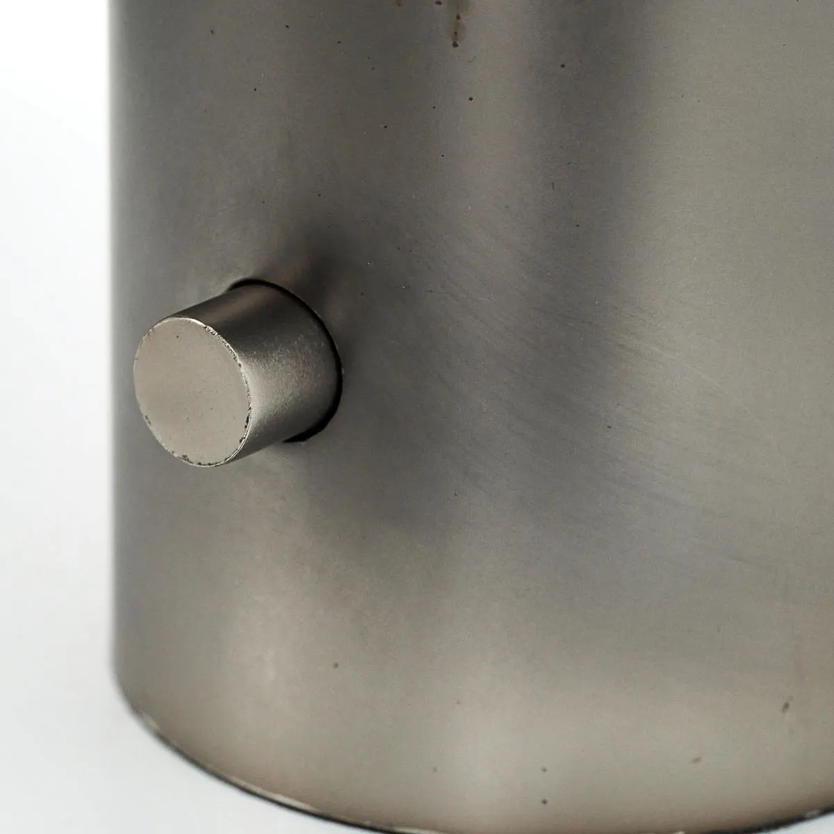 태커 무선 테이블 조명, Gunmetal House Doctor | 하우스닥터