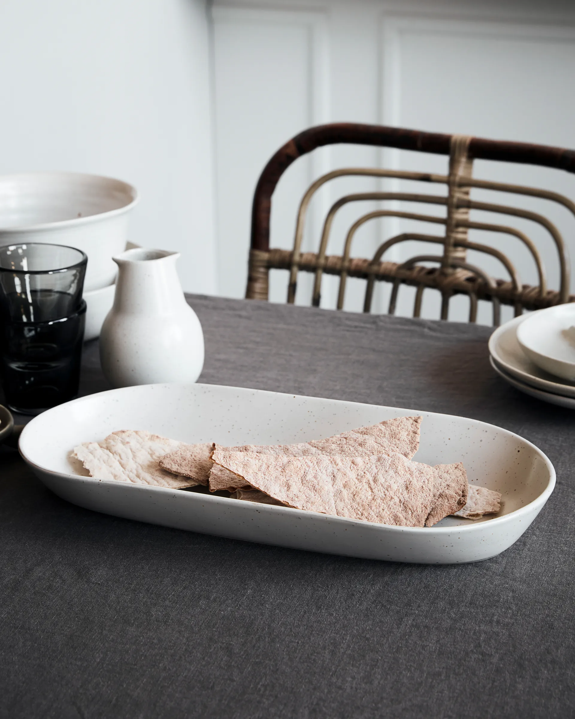 Pion 서빙 접시 19x38 cm, grey-white House Doctor | 하우스닥터