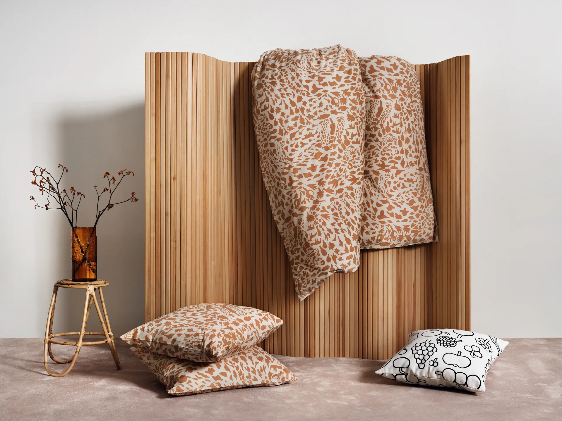 오이바 토이까 프루타 베개커버 47x47 cm, Black Iittala | 이딸라