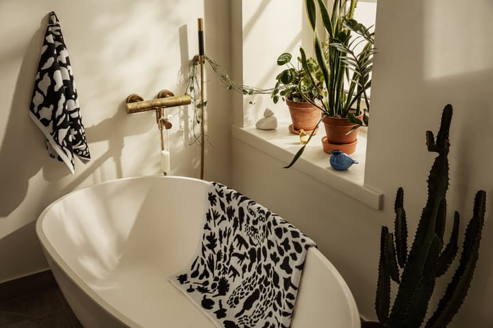 오이바 토이까 치타 배스 타월 70x140 cm, Black-white Iittala | 이딸라