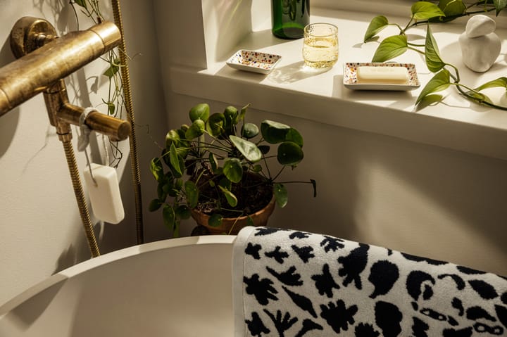 오이바 토이까 치타 배스 타월 70x140 cm, Black-white Iittala | 이딸라