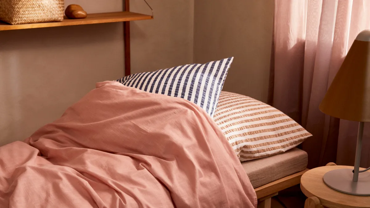 Bæk&Bølge 라인즈 쿠션 커버 50x60 cm, Dark blue-white Juna | 주나