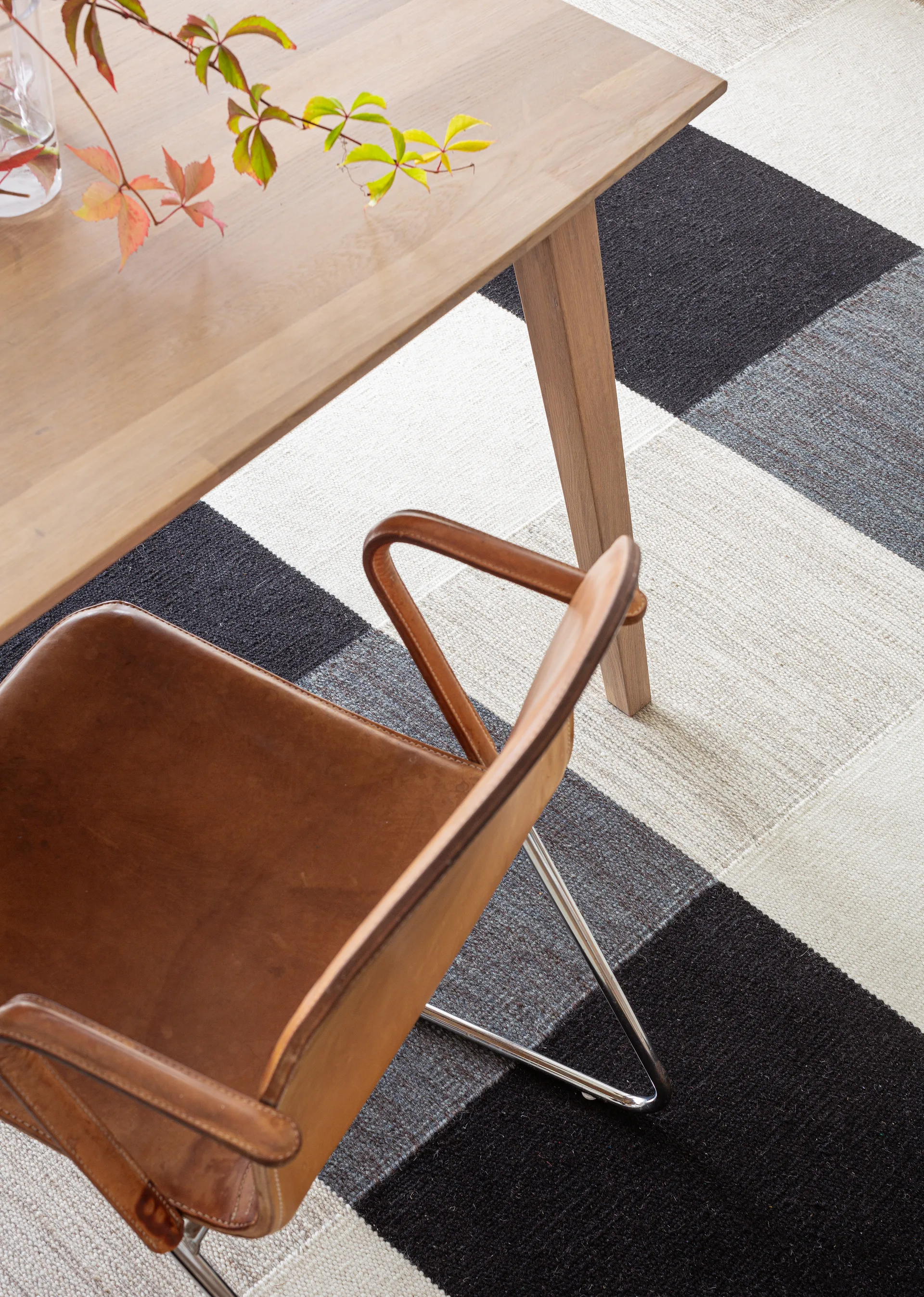 나잇&데이 핸드메이드 러그, 170x240 cm, White-black 200x300 cm Kateha | 카테하