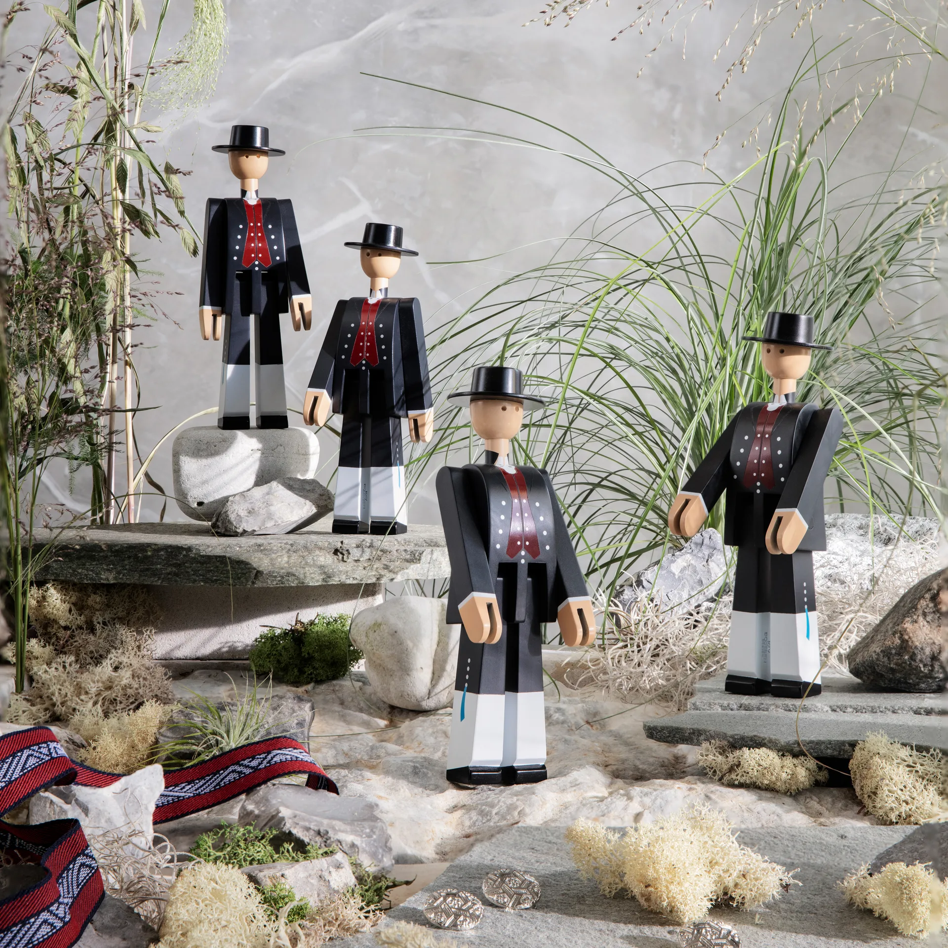 노르웨이 전통 코스튬을 입은 남성, Black-red-white Kay Bojesen Denmark | 카이보예센 덴마크