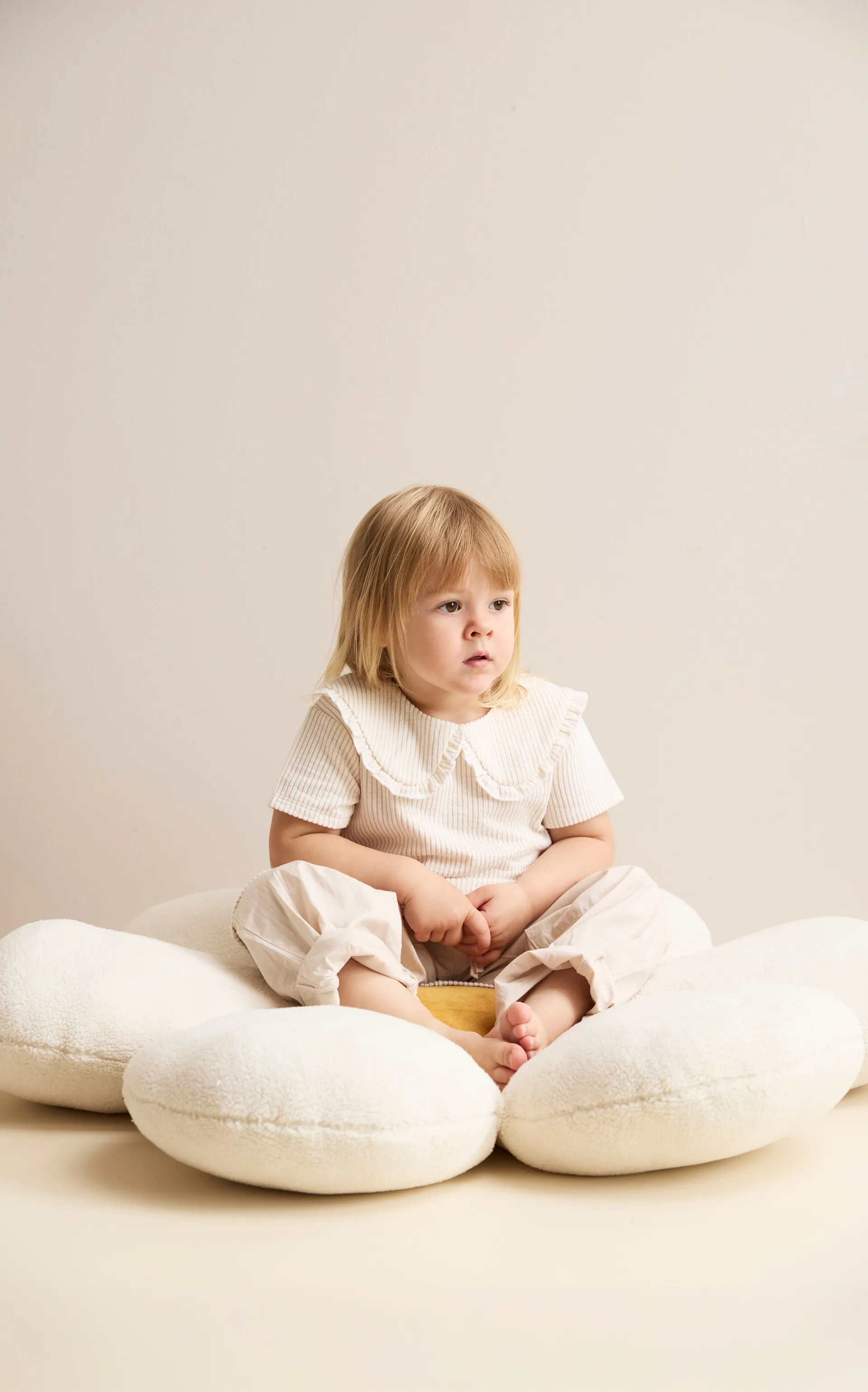 플라워 플로어 쿠션, Natural white, Ø100x15 cm Kid's Concept | 키즈 콘셉트