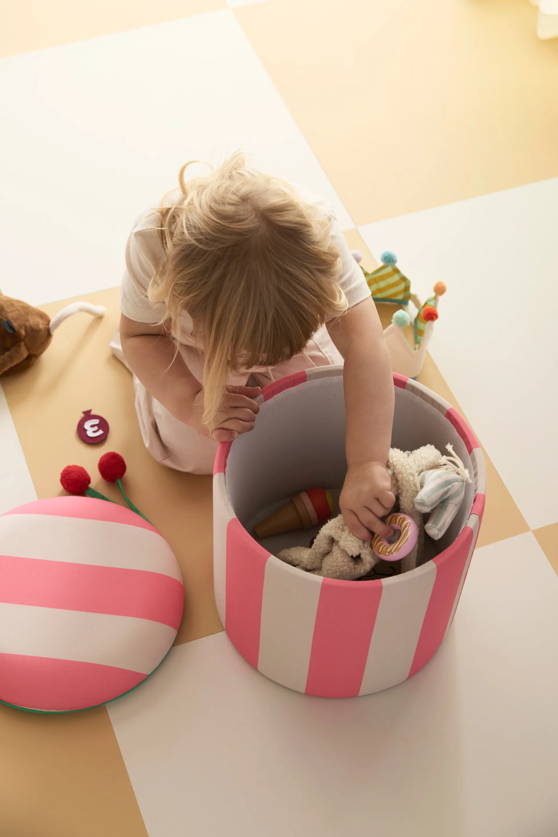 수납 실린더 푸프, Pink, Ø40x30.5 cm Kid's Concept | 키즈 콘셉트