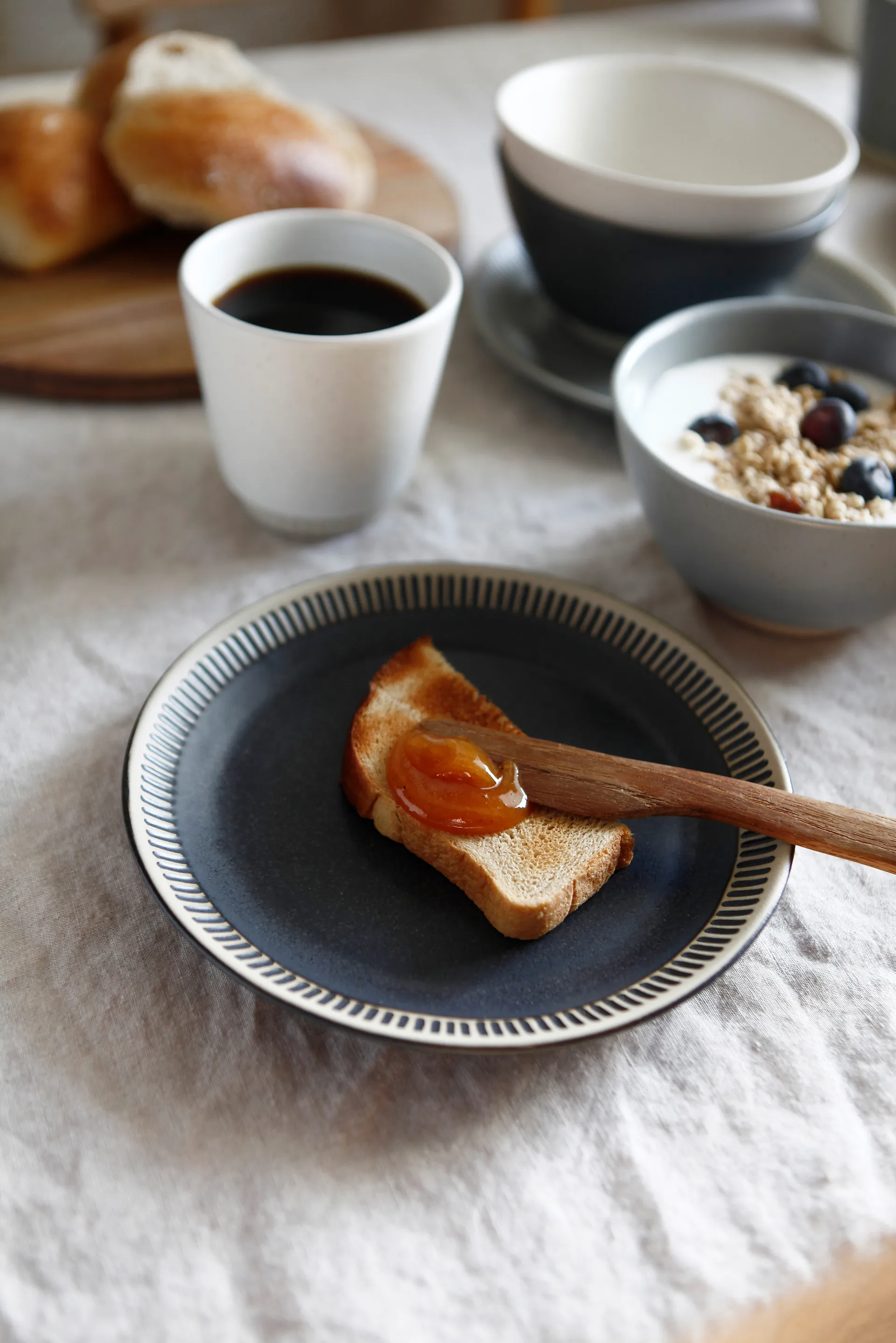 컬러잇 접시 Ø19 cm, Dark grey Knabstrup Keramik | 크납스트럽 세라믹