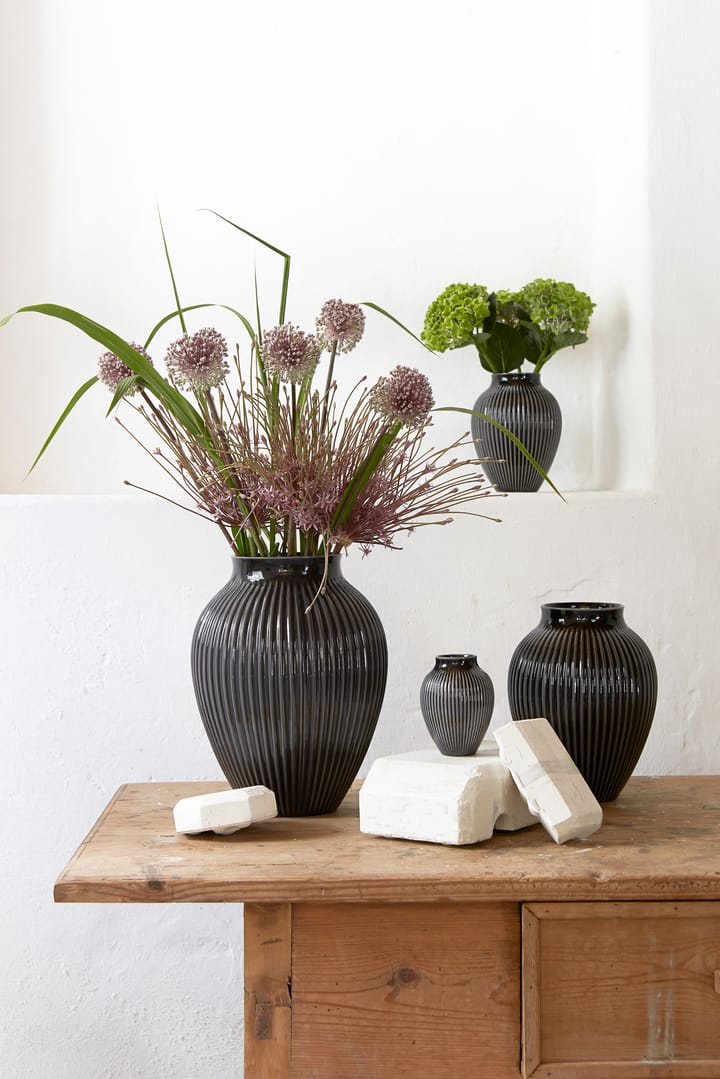 크납스트럽 화병 리브드 27 cm, Black Knabstrup Keramik | 크납스트럽 세라믹