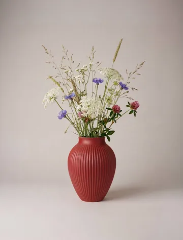 크납스트럽 립드 화병 27 cm - Soft cherry red - Knabstrup Keramik | 크납스트럽 세라믹
