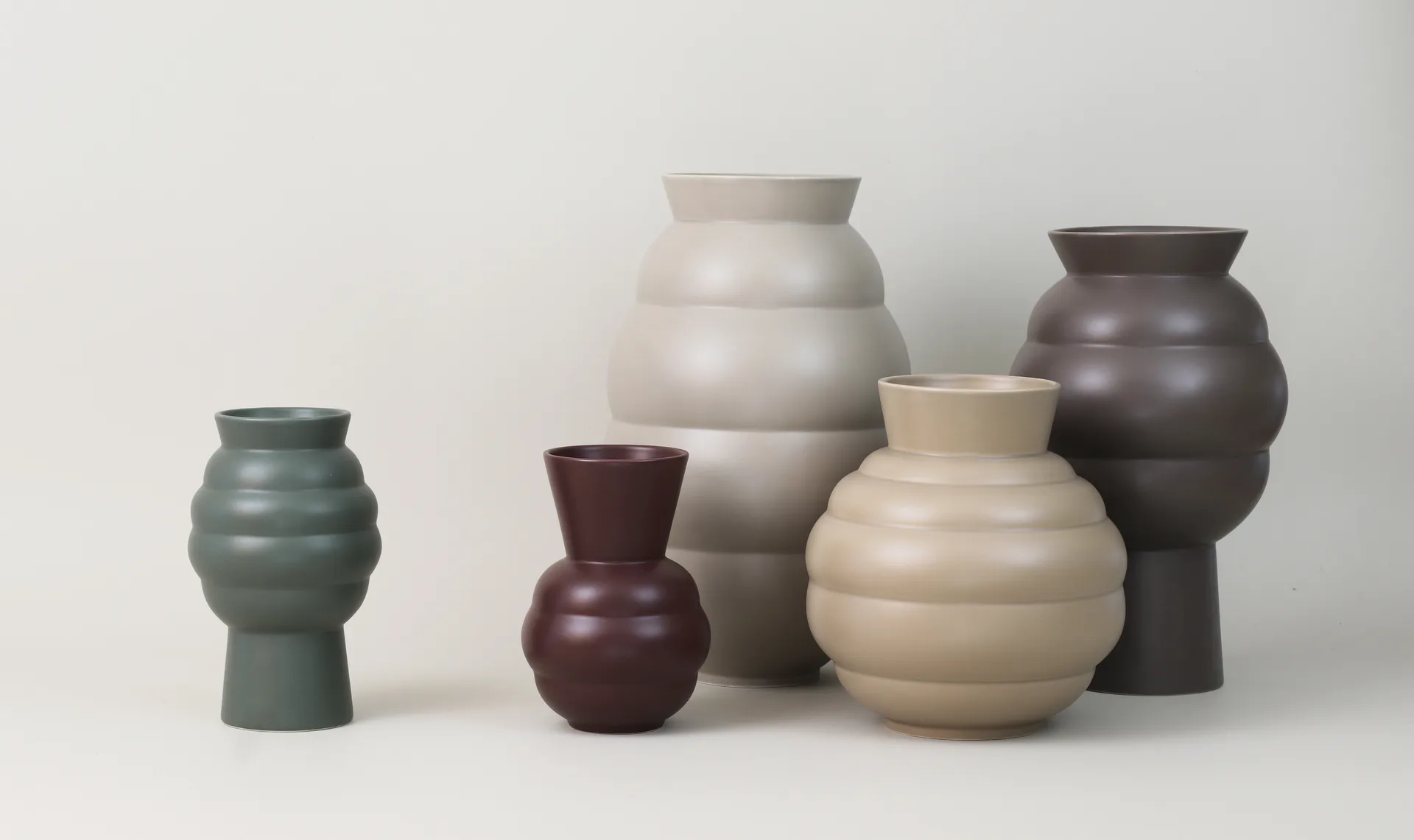 토르투스 아치 화병 No4 37 cm, Dark grey Knabstrup Keramik | 크납스트럽 세라믹