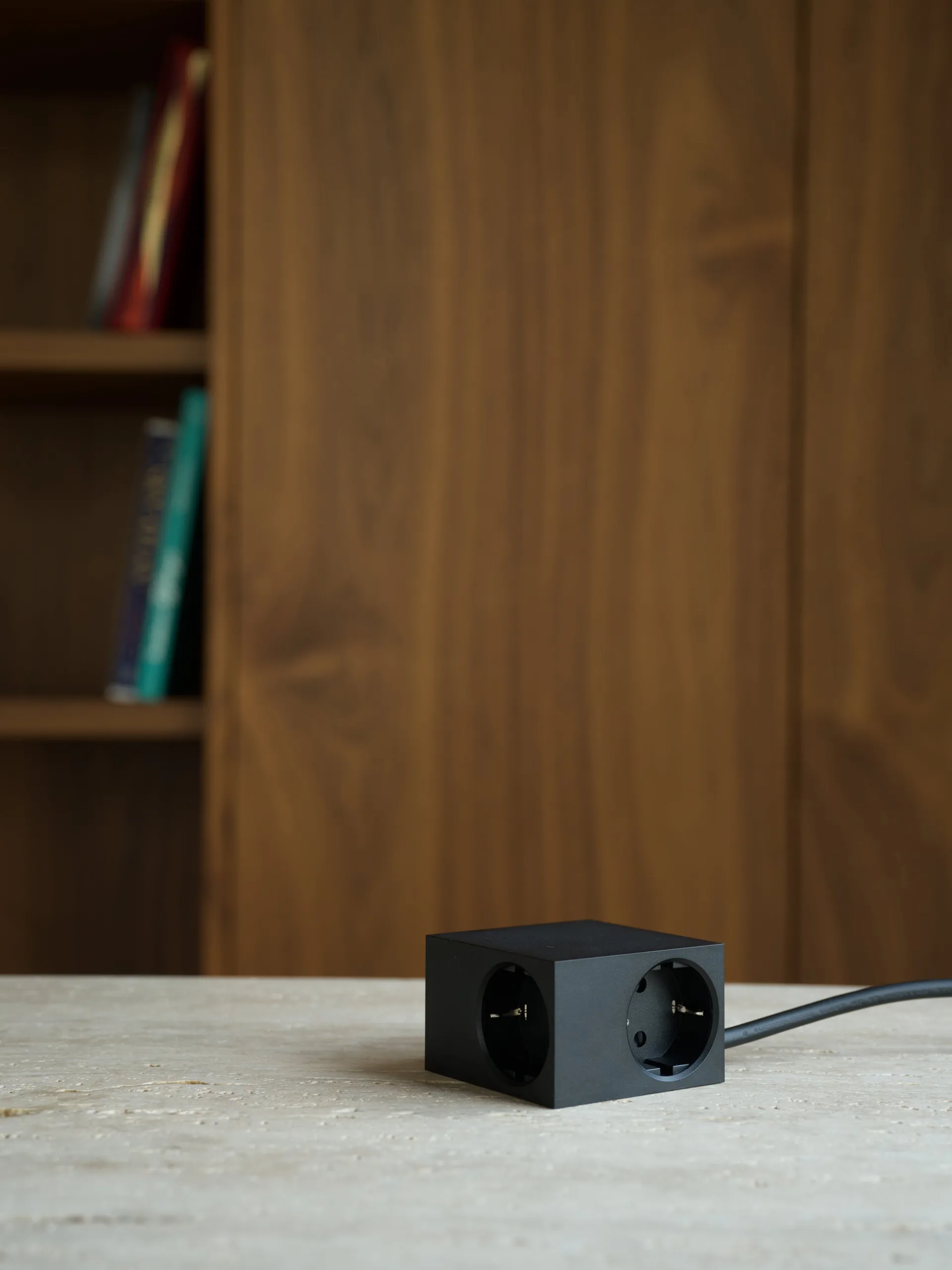 큐보이드 아울렛 2 m, Black Kord | 코드