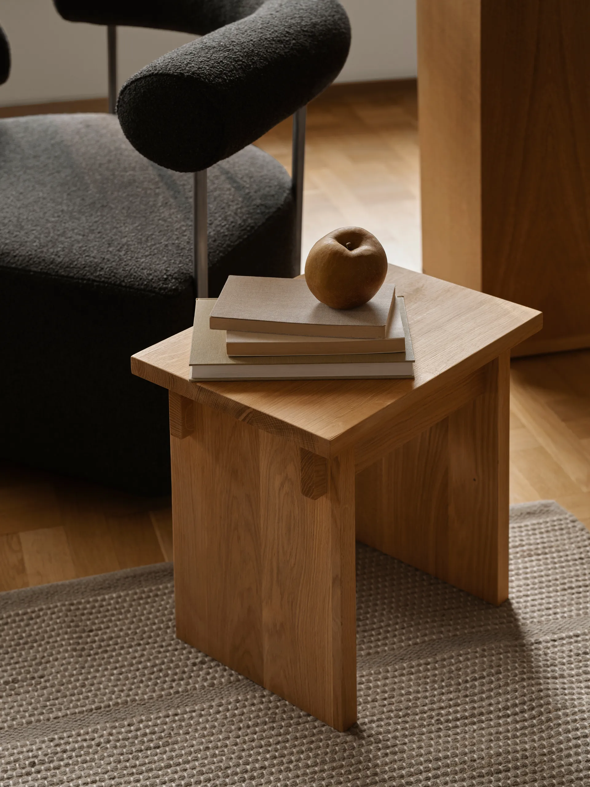 아티산 스툴 30x40 cm, Warm lacquered oak Kristina Dam Studio | 크리스티나 댐 스튜디오