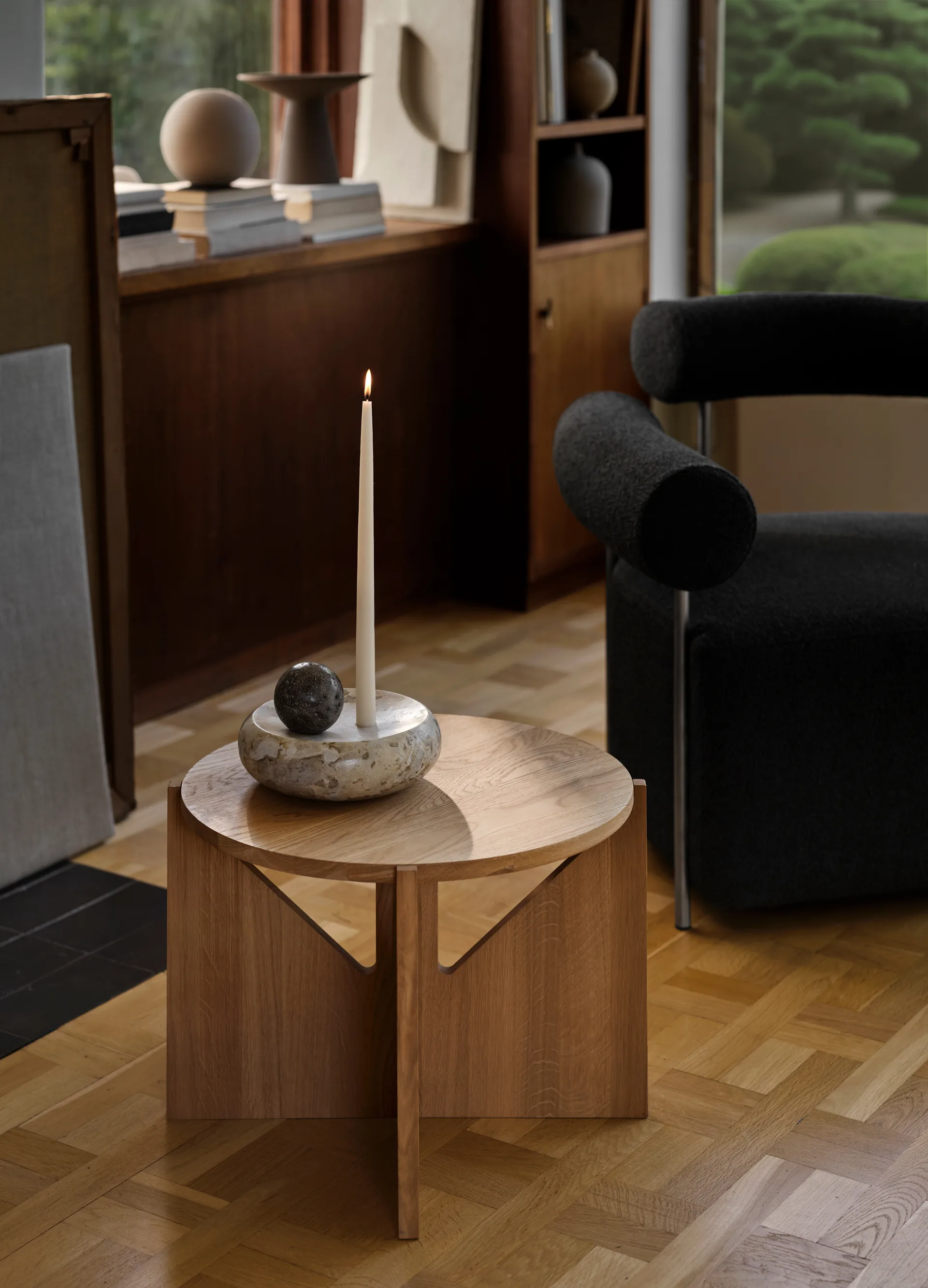 심플 커피 테이블 Ø52 cm, Warm lacquered oak Kristina Dam Studio | 크리스티나 댐 스튜디오