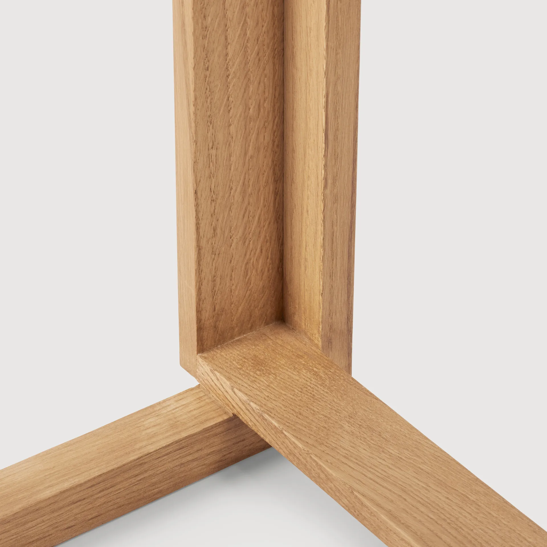 아웃라인 바 스툴 75 cm, Warm lacquered oak–brushed steel Kristina Dam Studio | 크리스티나 댐 스튜디오