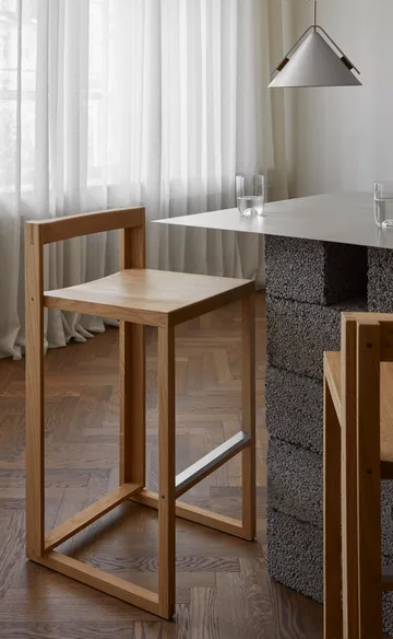 아웃라인 바 스툴 75 cm - Warm lacquered oak–brushed steel - Kristina Dam Studio | 크리스티나 댐 스튜디오