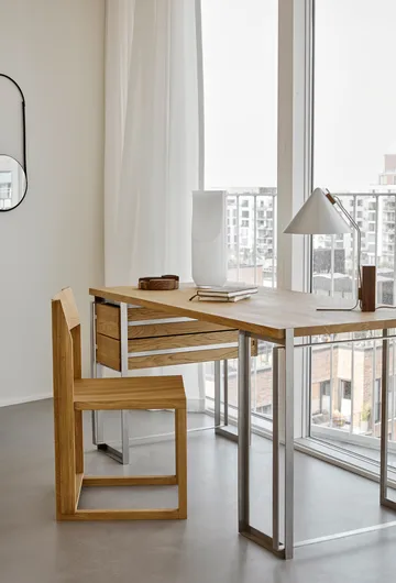 아웃라인 체어 - Warm lacquered oak-walnut - Kristina Dam Studio | 크리스티나 댐 스튜디오