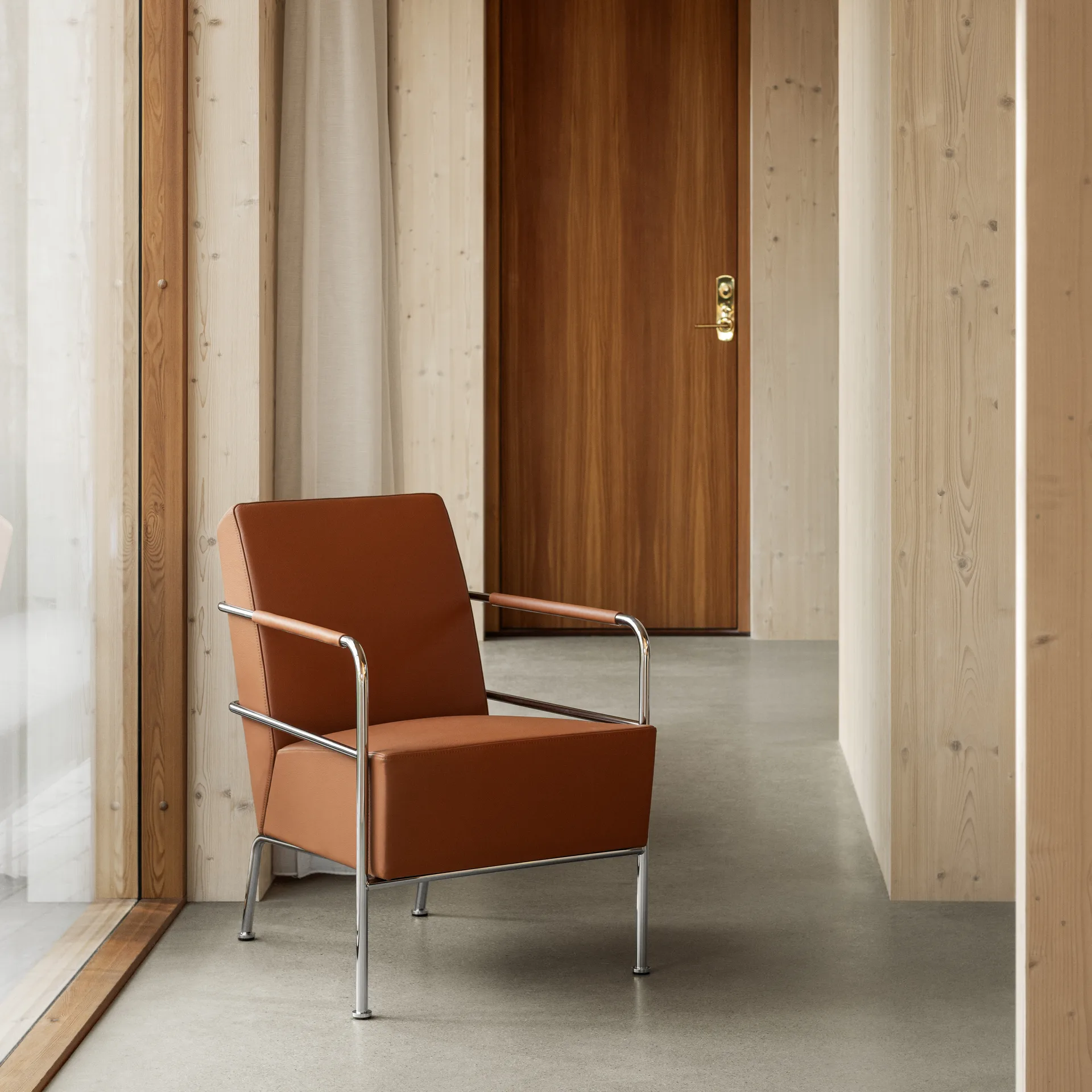 시네마 암체어, Elmo Nordic leather Cognac–chrome frame Lammhults |람훌츠