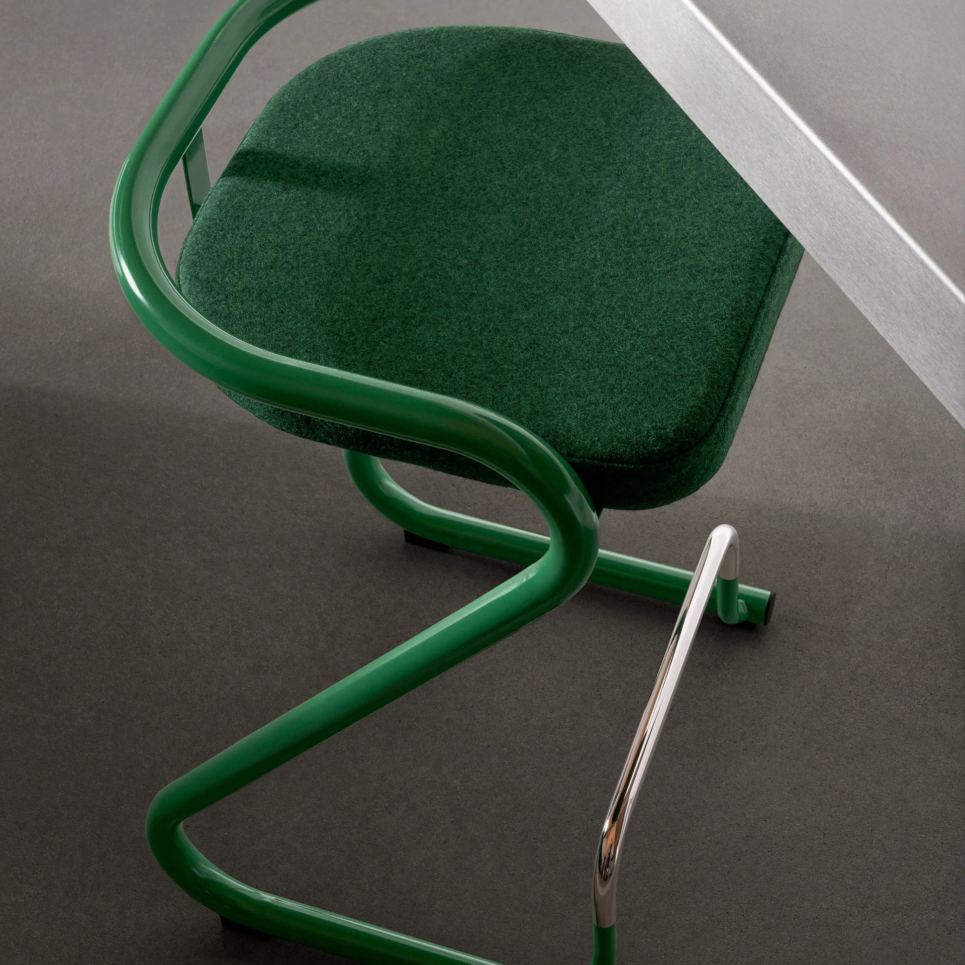 S70-3 바 스툴, Elmo Nordic leather Black–chrome frame Lammhults |람훌츠