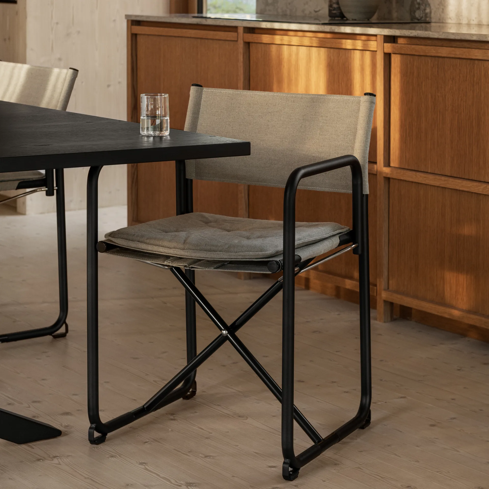 X75-2 암체어, Linen weave natural–chrome legs Lammhults |람훌츠