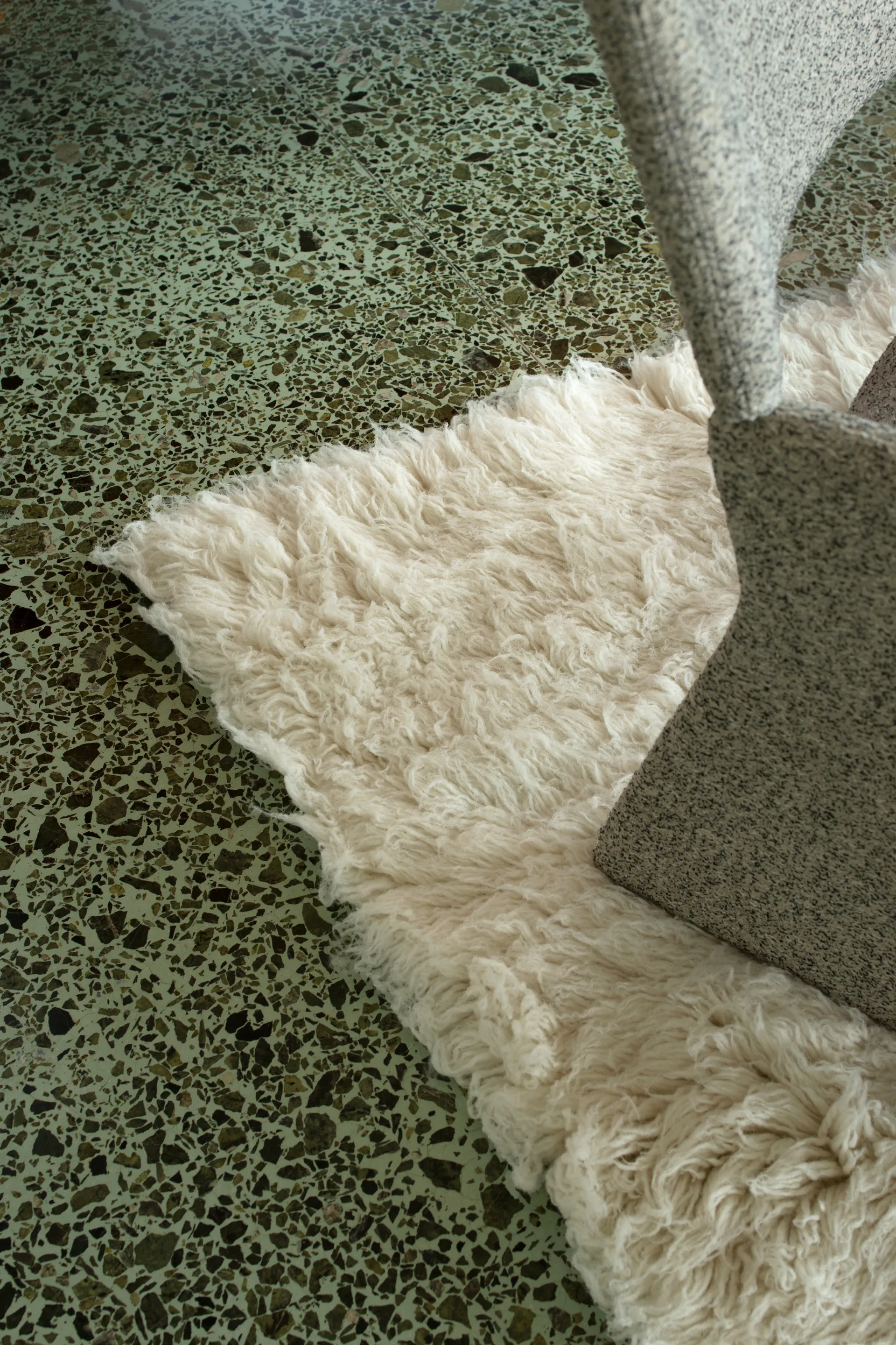 샤기 러그 180x270 cm, Off White Layered | 레이어드