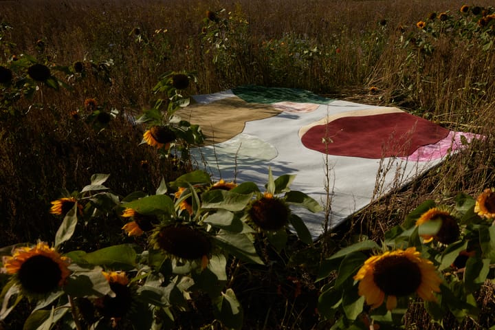 슬리핑 플라워 울 카펫, 180x270 cm Layered | 레이어드