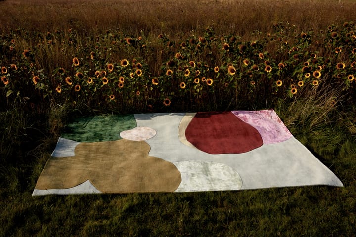 슬리핑 플라워 울 카펫, 180x270 cm Layered | 레이어드