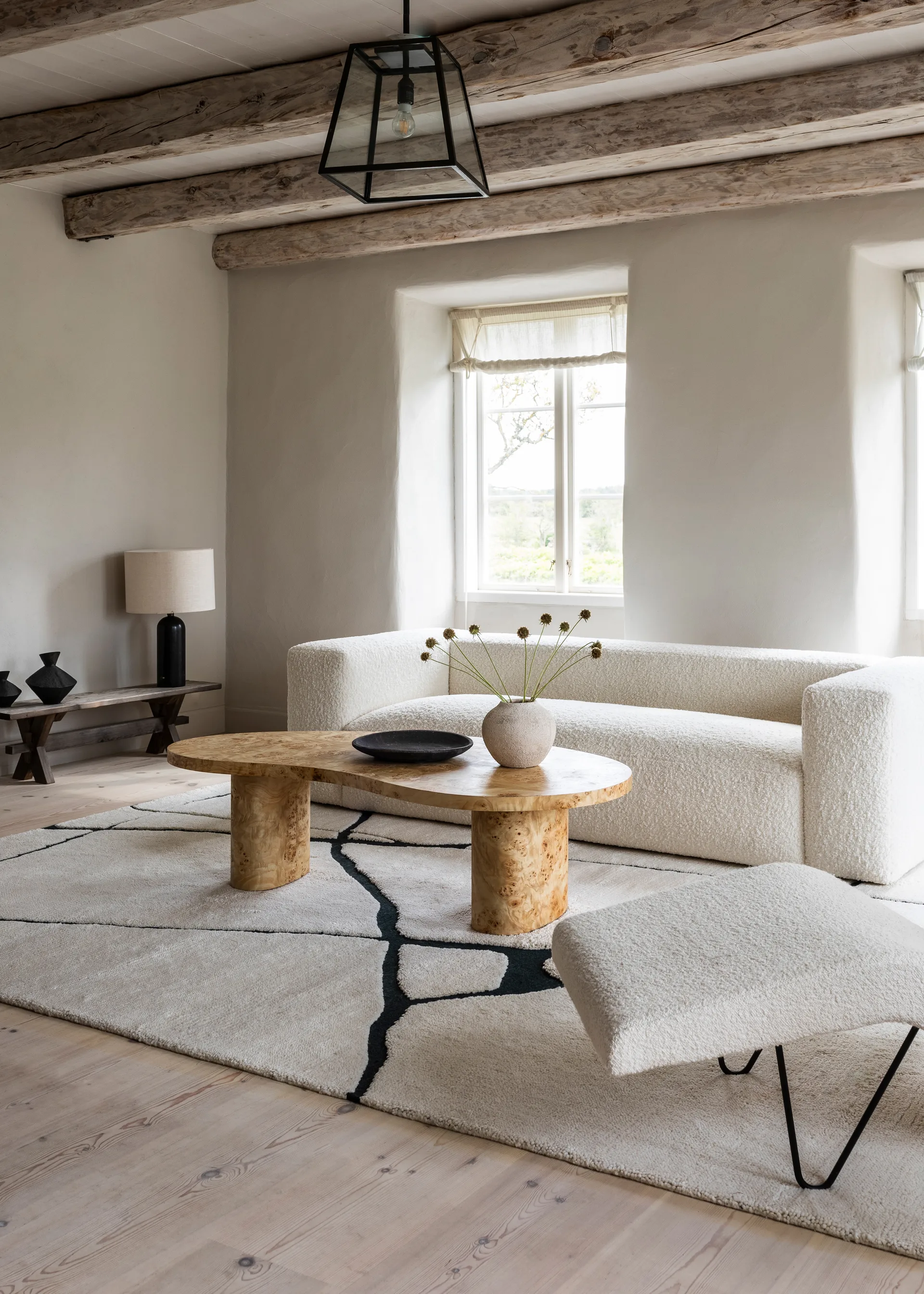 구트 울 러그, Black and white 180x270 cm Layered | 레이어드