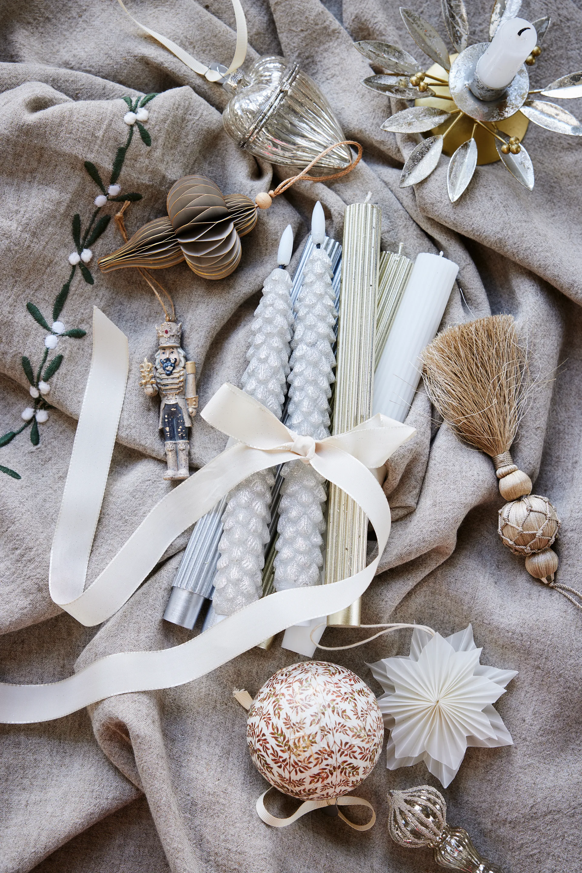 리비시아 테이퍼 캔들 24.5 cm 2개 세트, White Lene Bjerre | 르네 비에르