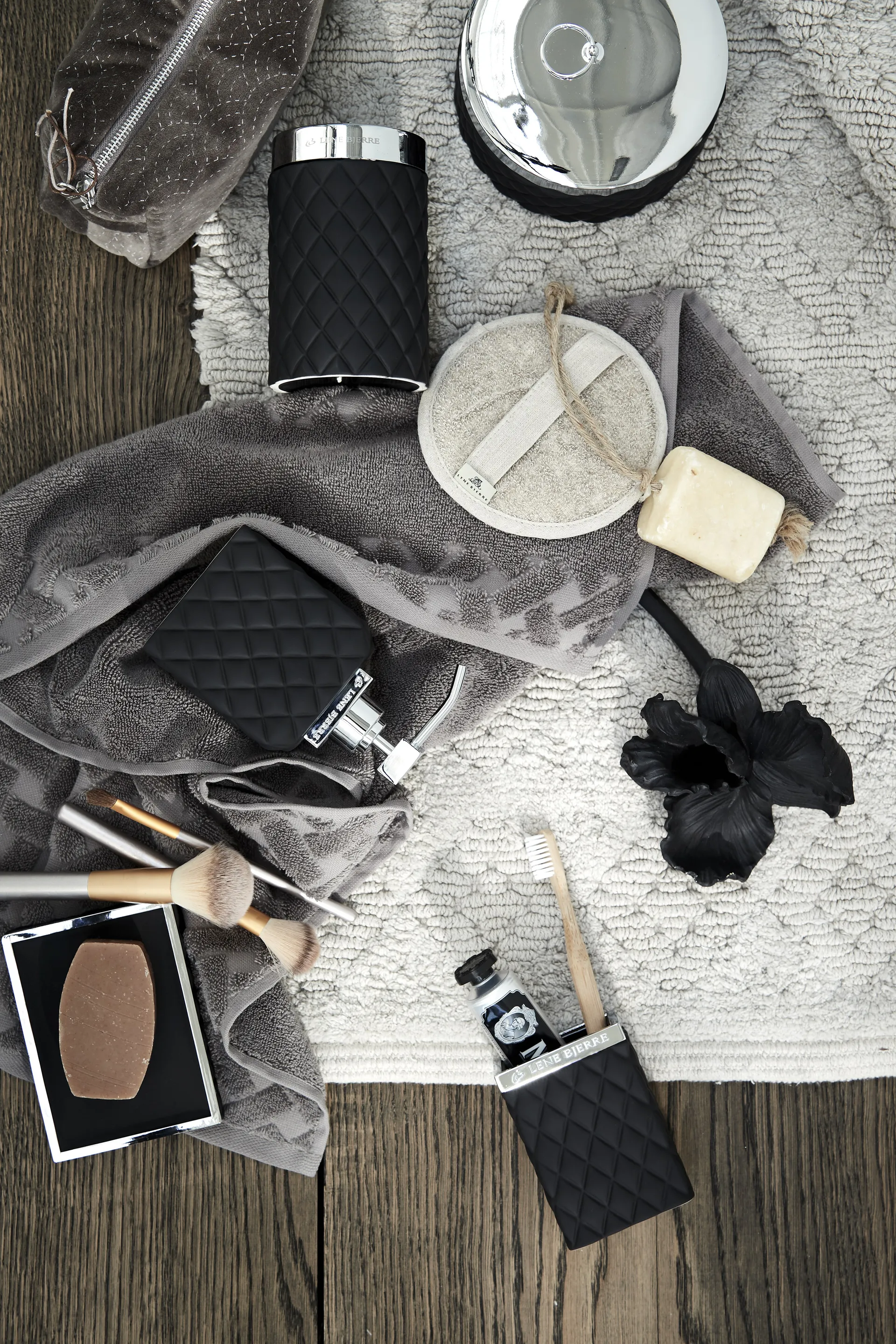 포르티아 비누 디스펜서, Black-silver Lene Bjerre | 르네 비에르