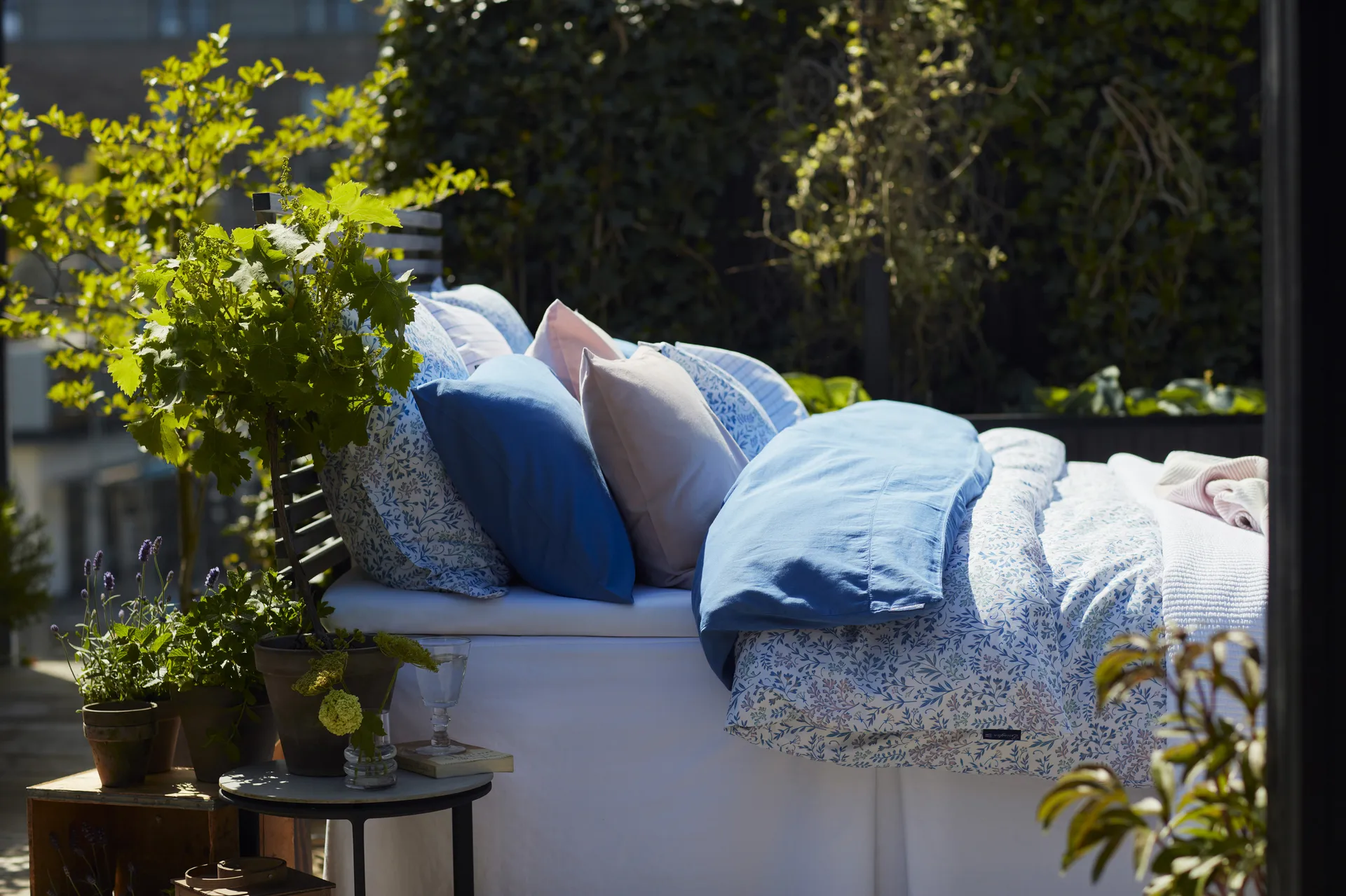 플라워 프린티드 코튼 사틴 침구 시트 150x210 cm, Blue Lexington | 렉싱턴