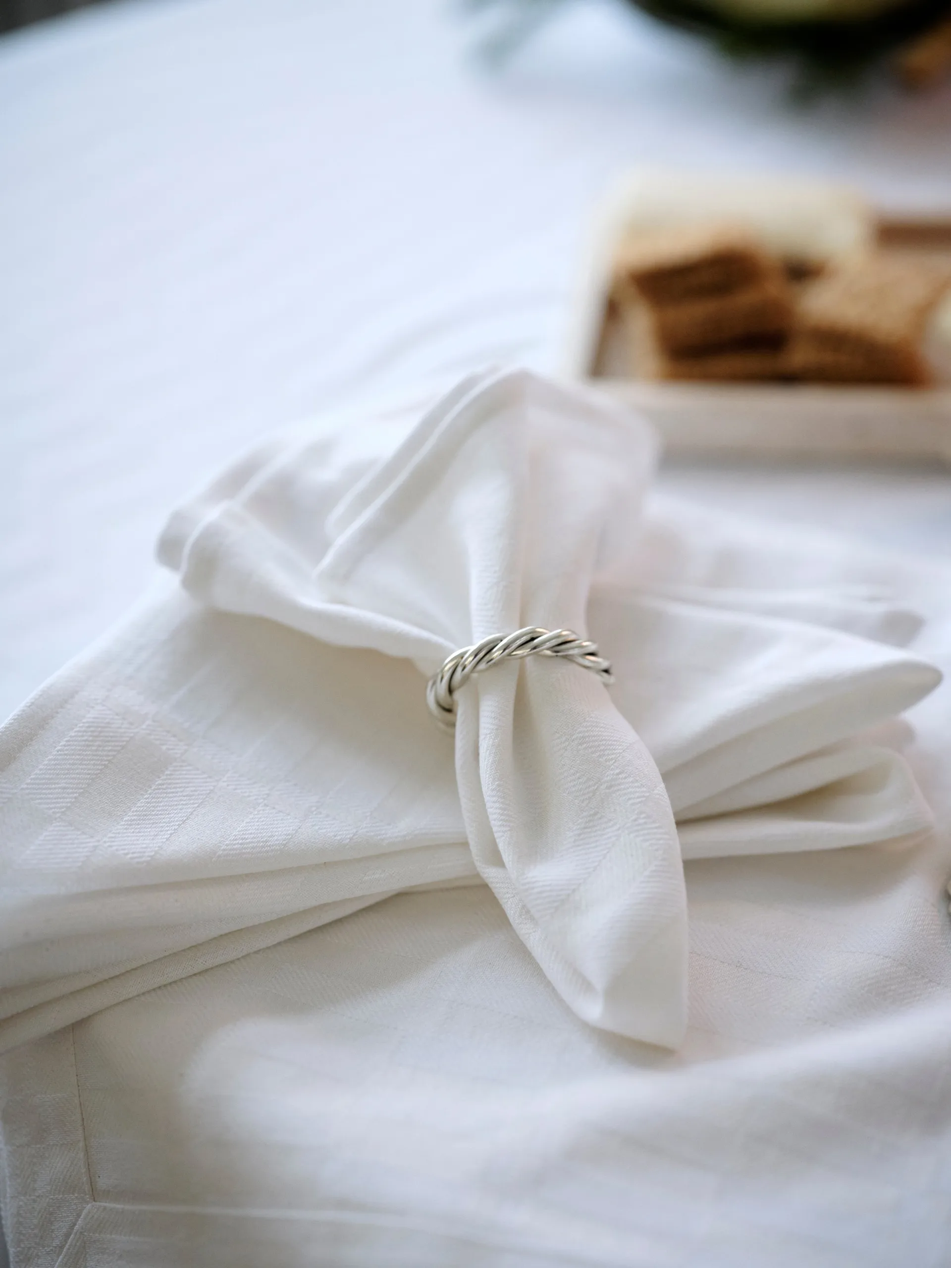 화이트 자카드 코튼 테이블 클로스 150x250 cm, White Lexington | 렉싱턴