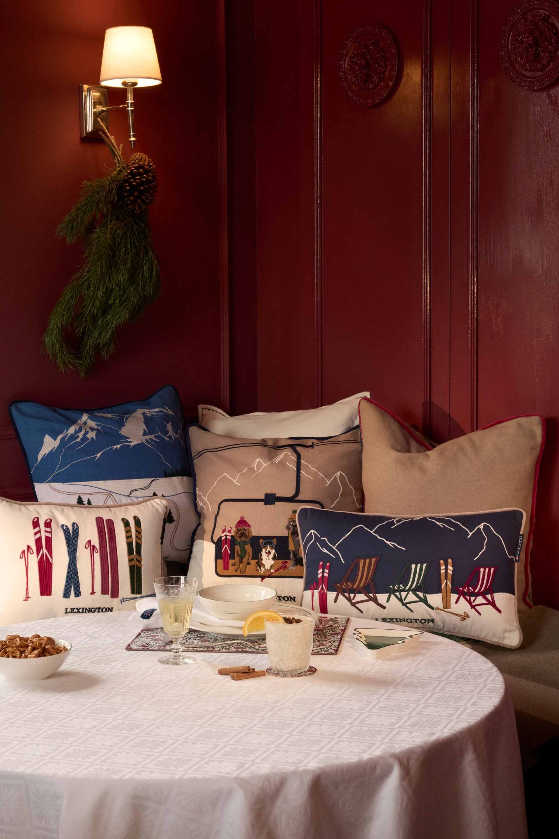 스키 리조트 오가닉 코튼 트윌 쿠션 30x50 cm, White-Dark blue Lexington | 렉싱턴