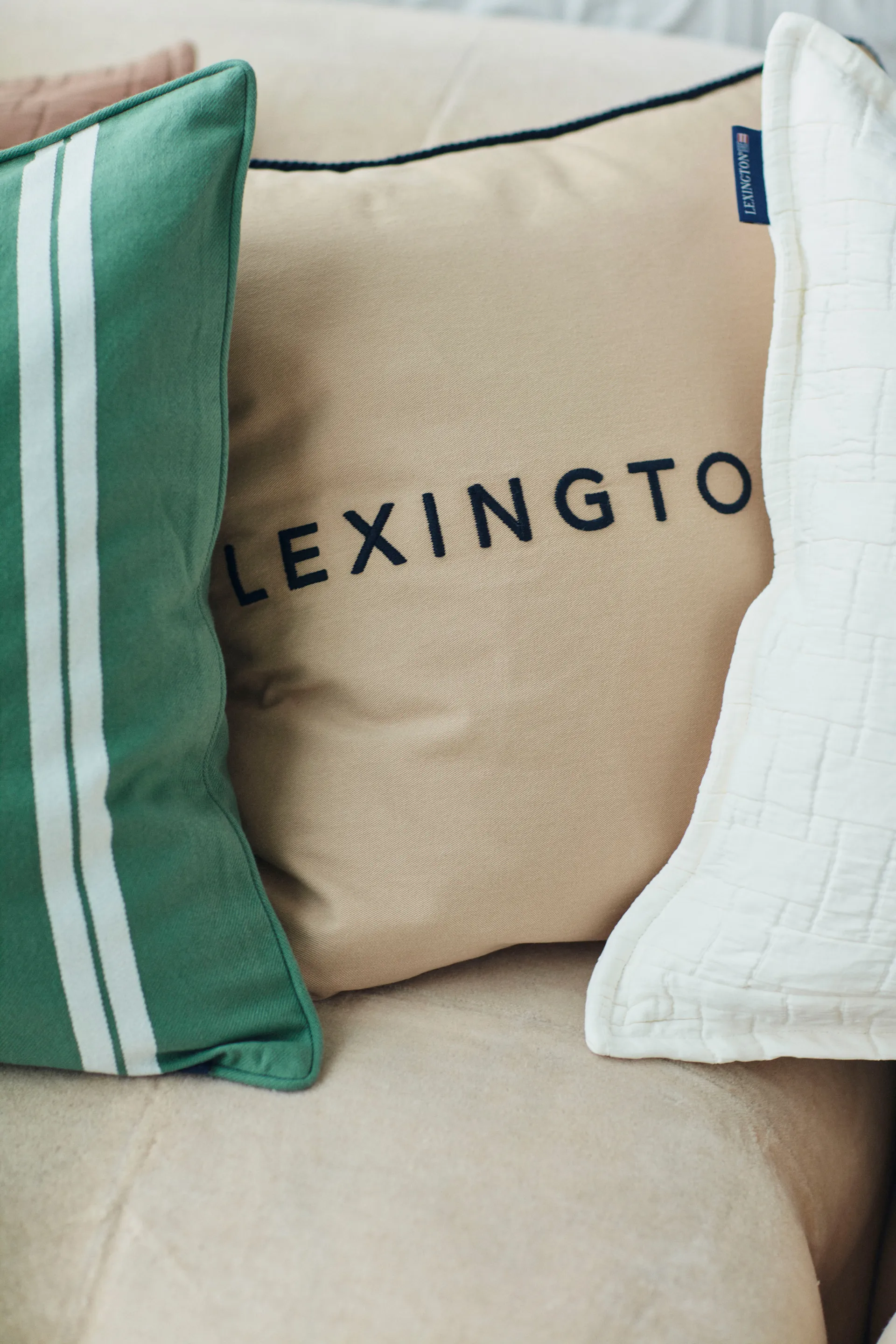 로고 오가닉 코튼 트윌 베개커버 50x50 cm, Beige-dark blue Lexington | 렉싱턴