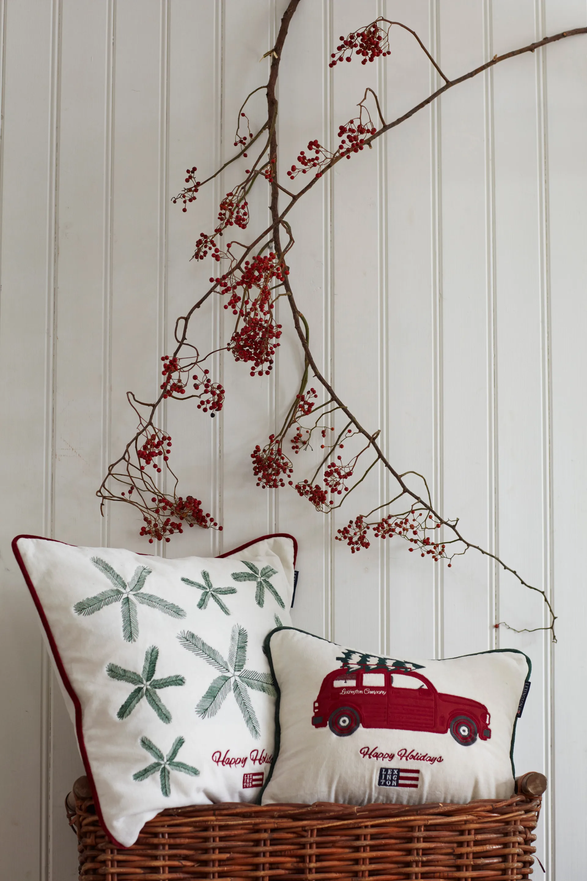 Holiday Car 오가닉 코튼 벨벳 쿠션 30x40 cm, White-red multi Lexington | 렉싱턴