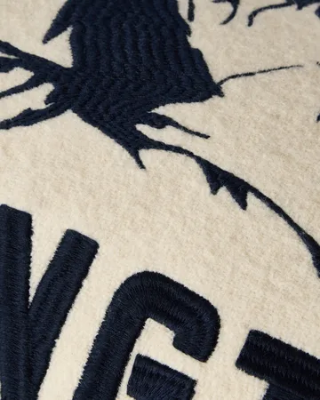 Mountains Logo 울 혼방 데코 쿠션 - White-navy, 50x30 cm - Lexington | 렉싱턴