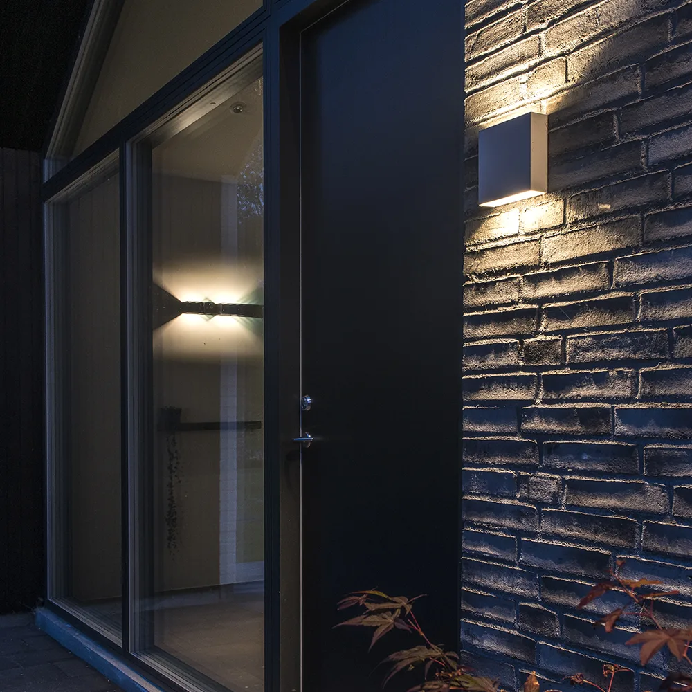 컴팩트 W1 다운 벽 조명, Black Light-Point | 라이트-포인트