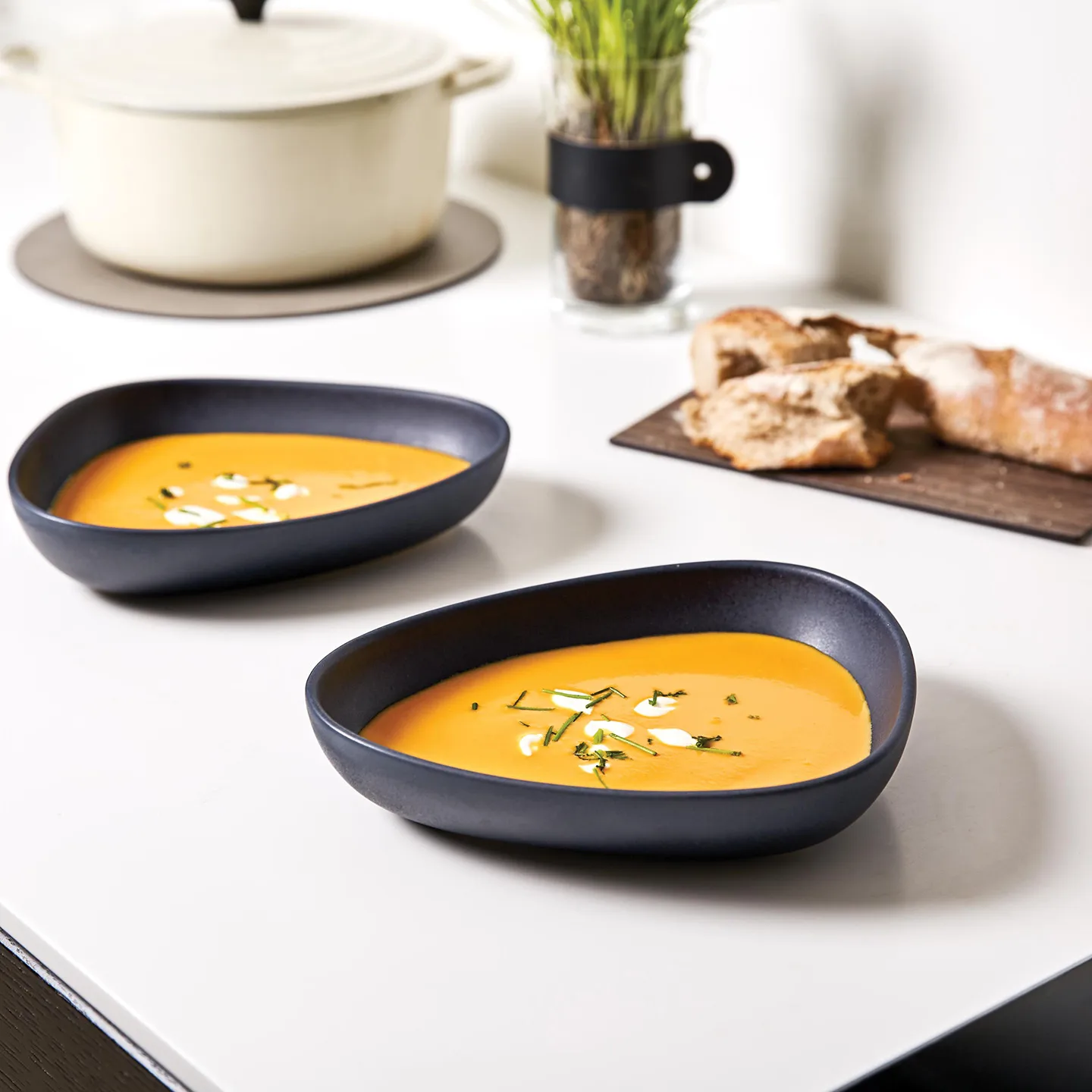 커브 딥플레이트 19x22 cm, navy blue LIND DNA | 린드 DNA