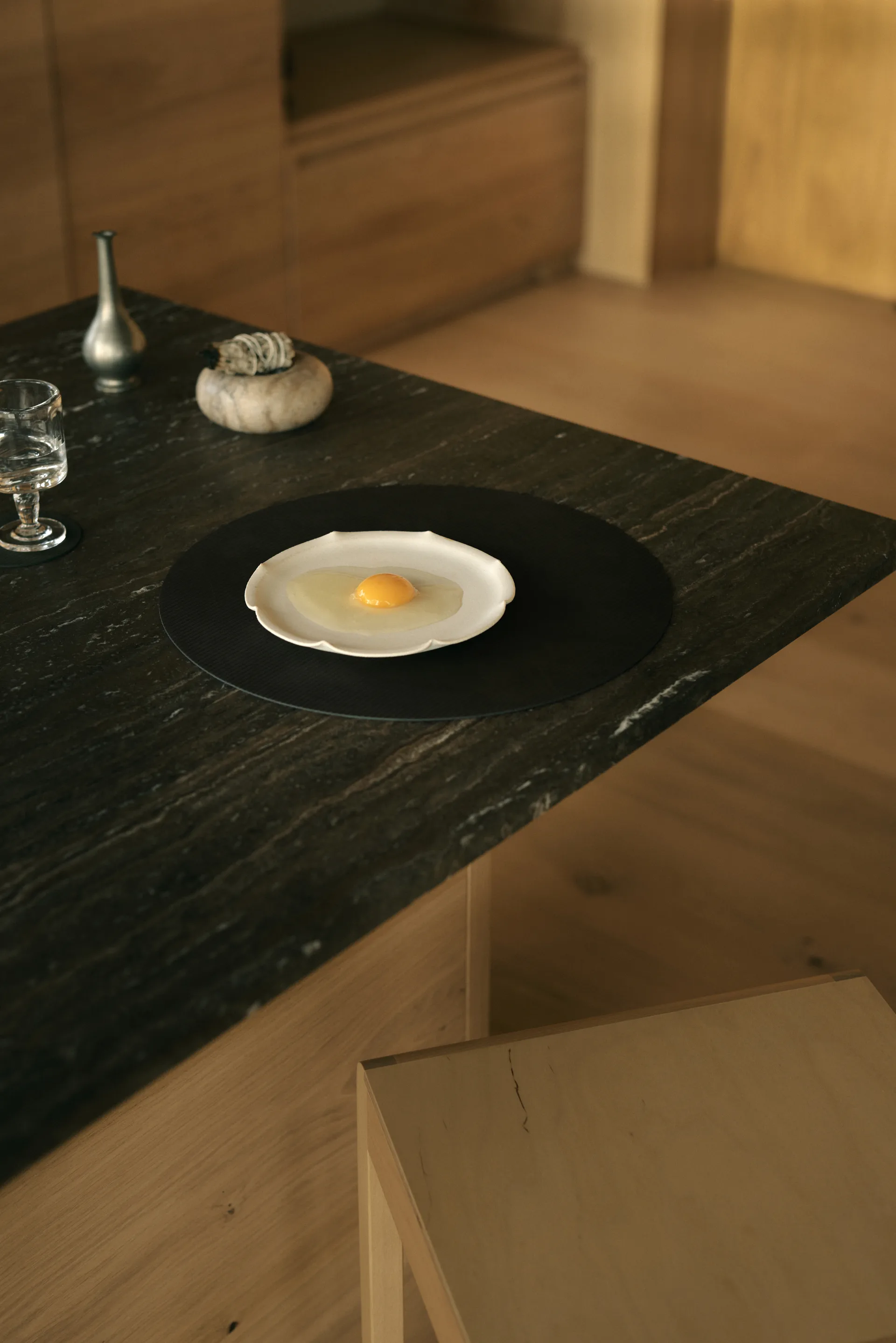 코듀로이 테이블매트, Black ink, circle, L LIND DNA | 린드 DNA