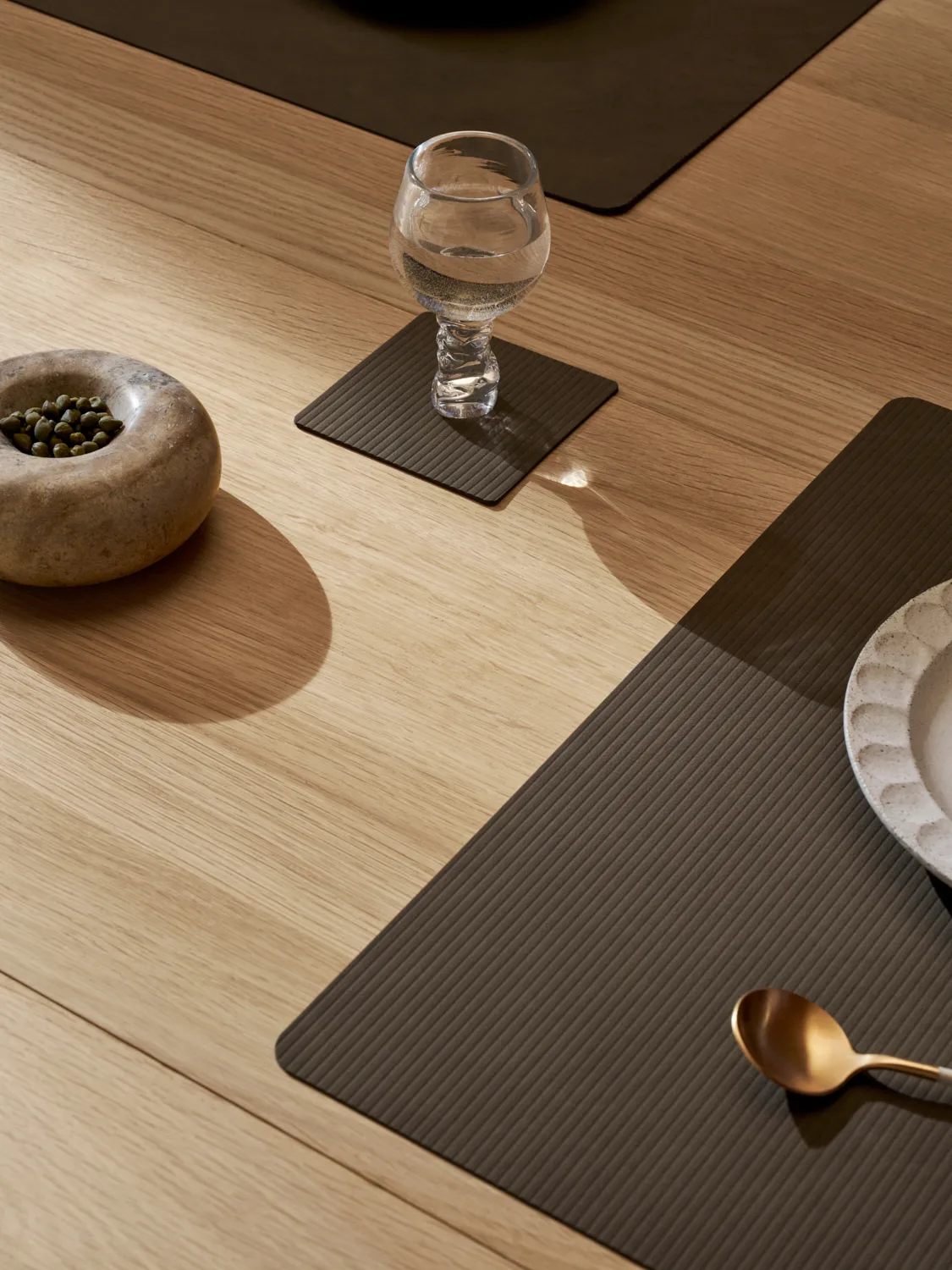 코듀로이 사각형 코스터, Caviar LIND DNA | 린드 DNA