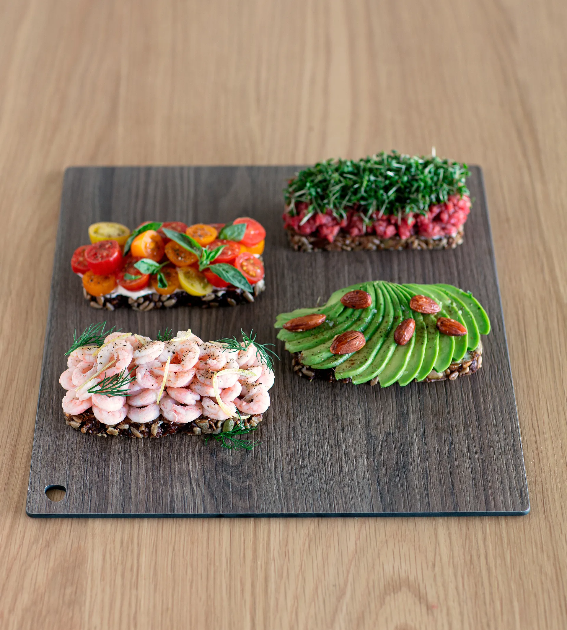 Cut & Serve 사각 도마 L, Walnut LIND DNA | 린드 DNA