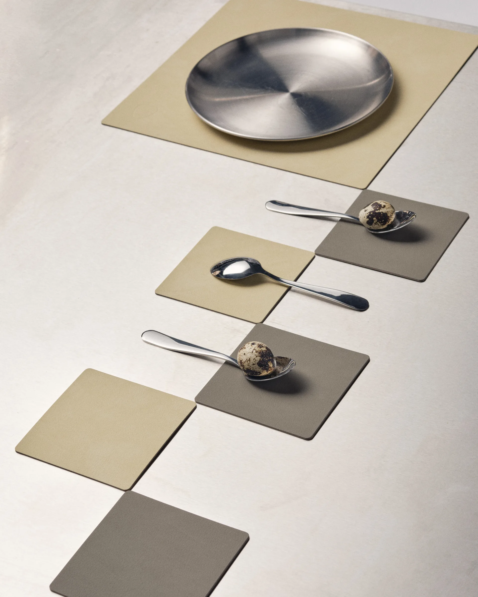 누포 사각형 코스터, Flint grey LIND DNA | 린드 DNA